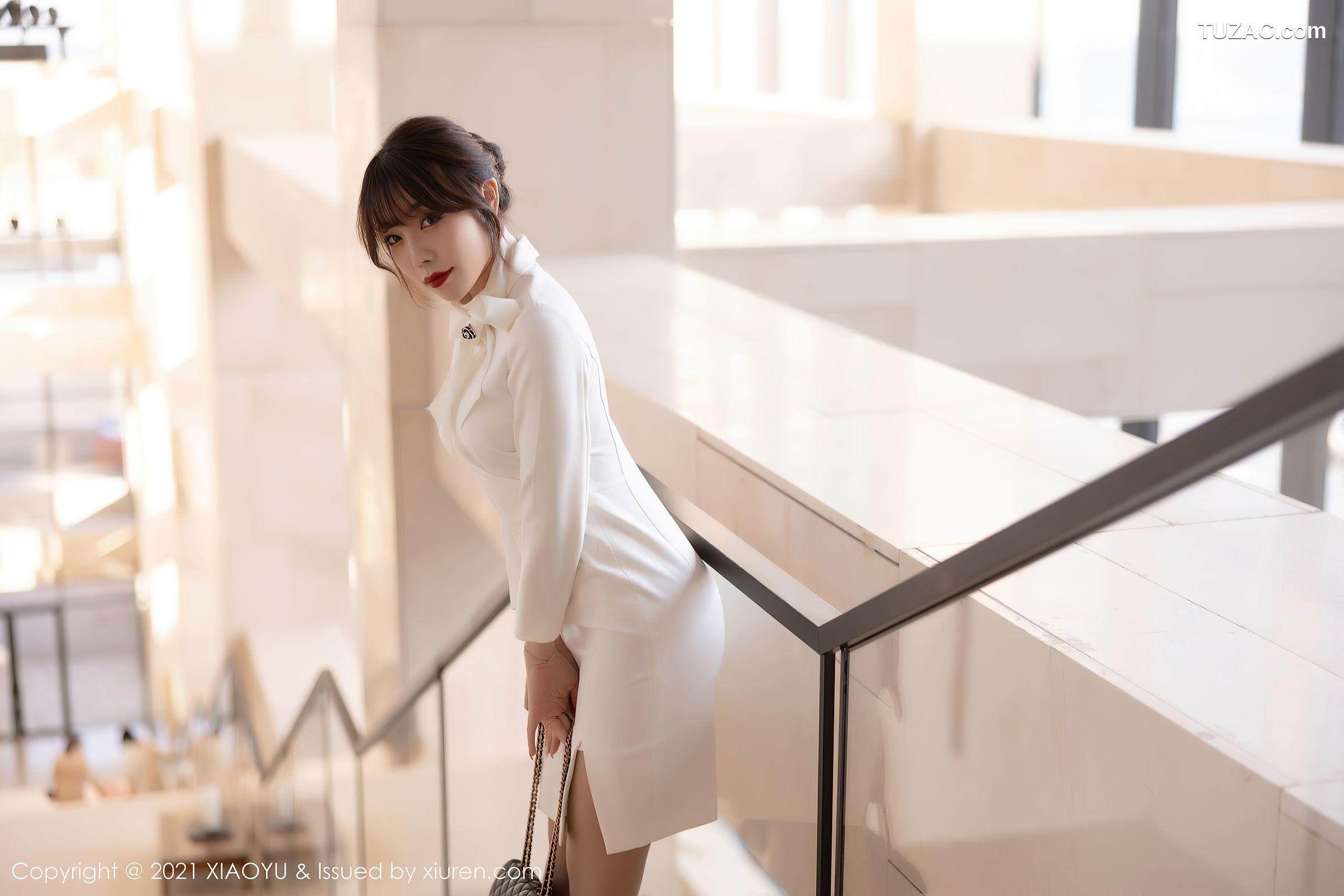 XiaoYu语画界-544-芝芝-青岛旅拍-典雅制服连身裙-2021.06.07