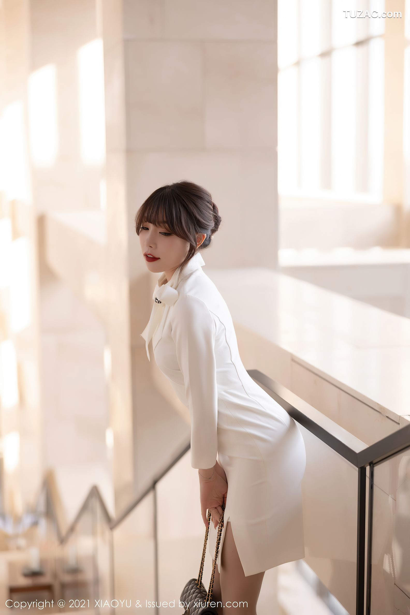 XiaoYu语画界-544-芝芝-青岛旅拍-典雅制服连身裙-2021.06.07