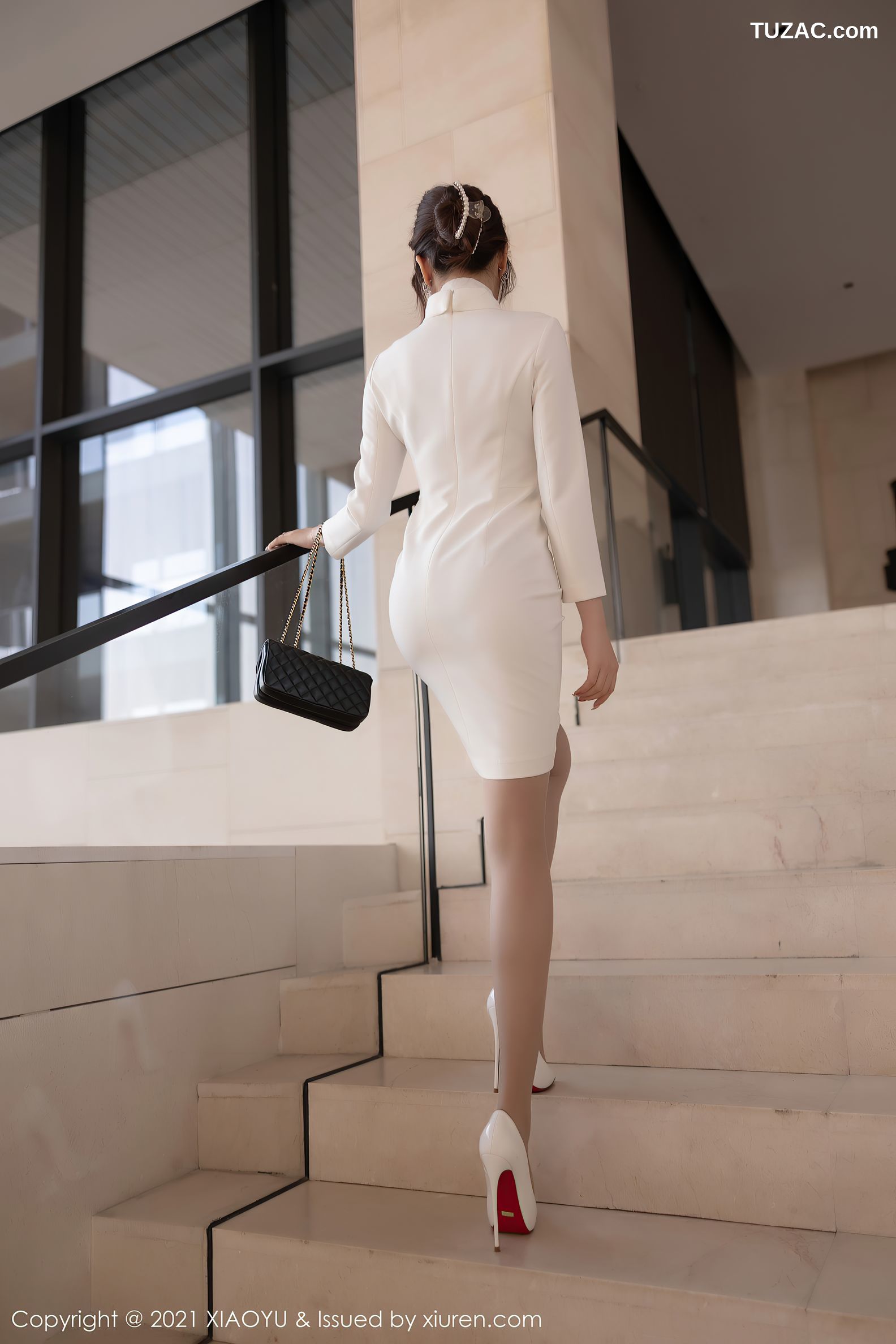 XiaoYu语画界-544-芝芝-青岛旅拍-典雅制服连身裙-2021.06.07