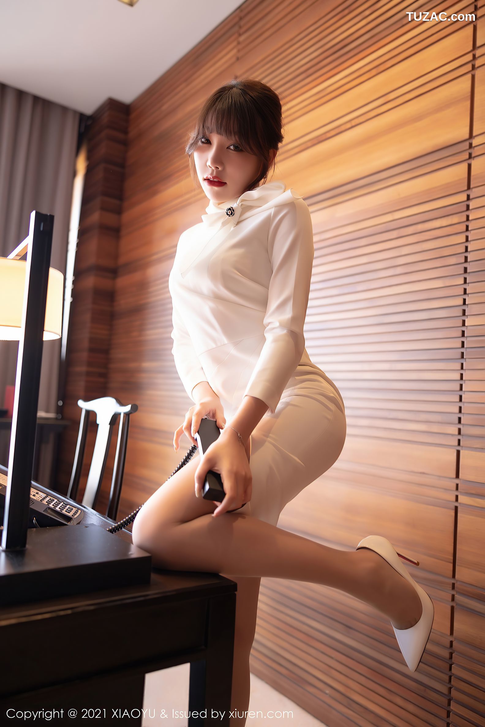 XiaoYu语画界-544-芝芝-青岛旅拍-典雅制服连身裙-2021.06.07