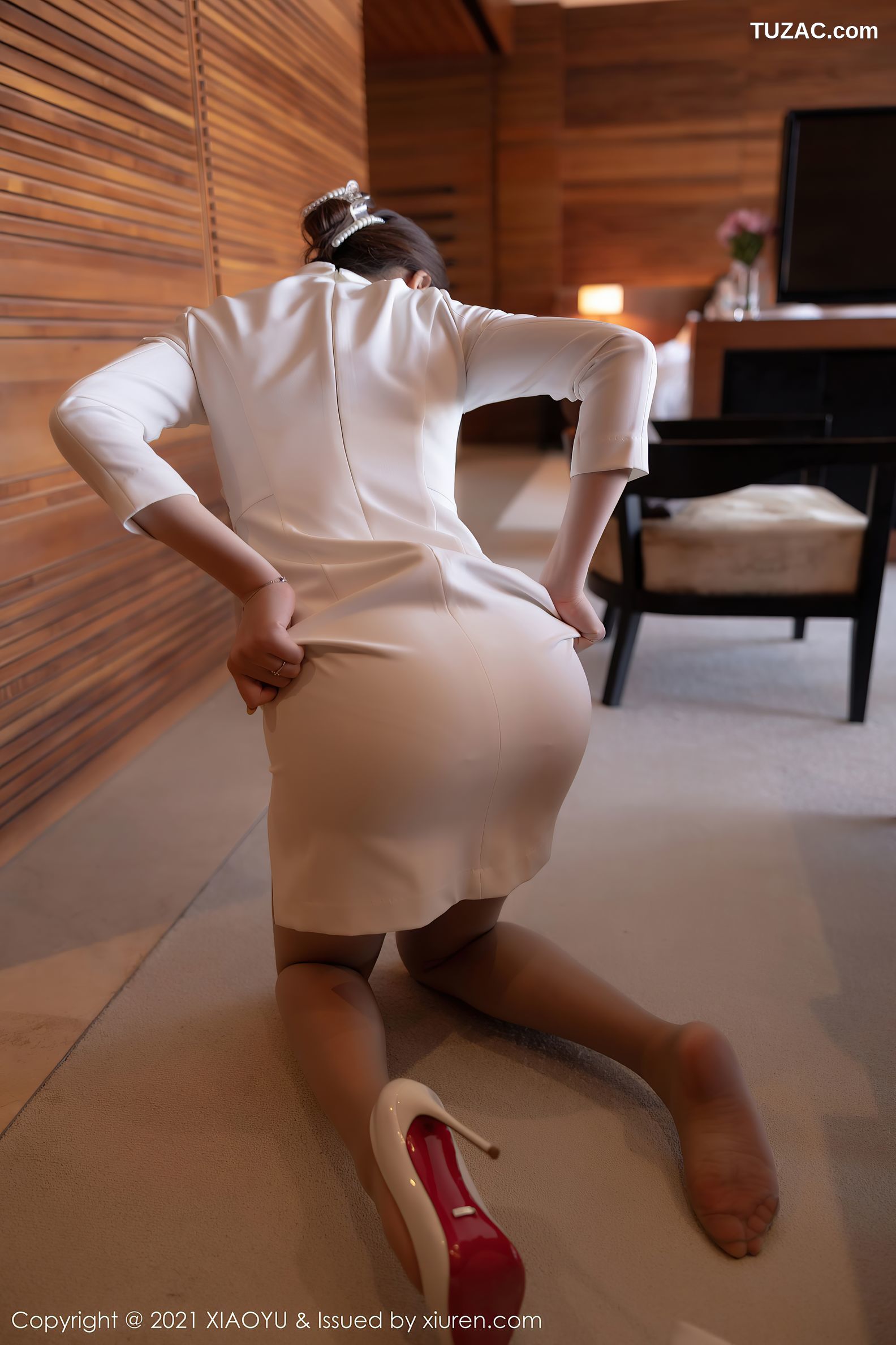 XiaoYu语画界-544-芝芝-青岛旅拍-典雅制服连身裙-2021.06.07