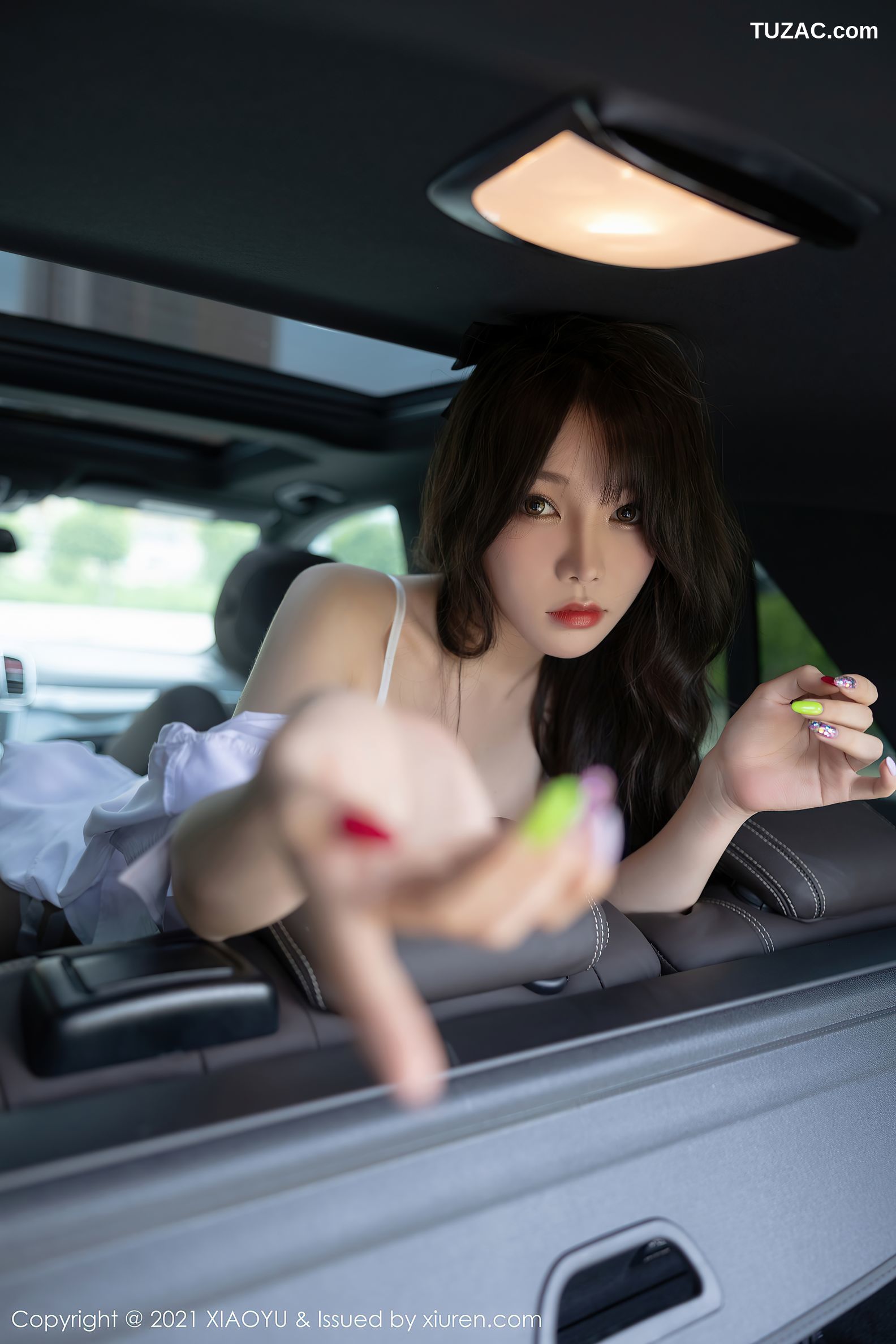 XiaoYu语画界-553-芝芝-室外车拍主题-超薄黑丝-2021.06.21