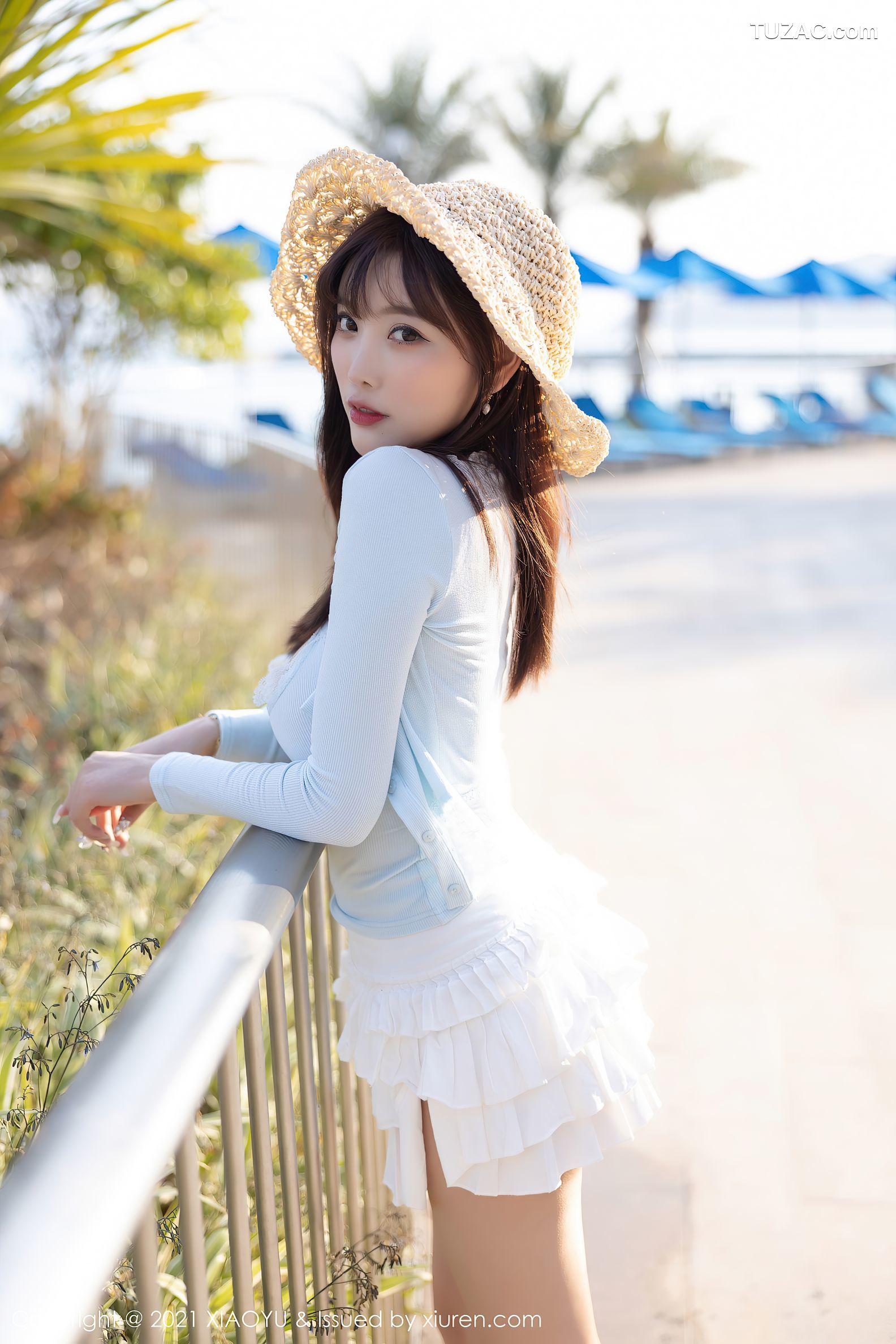 XiaoYu语画界-562-杨晨晨-海边沙滩性感低胸服饰超短裙-2021.07.02