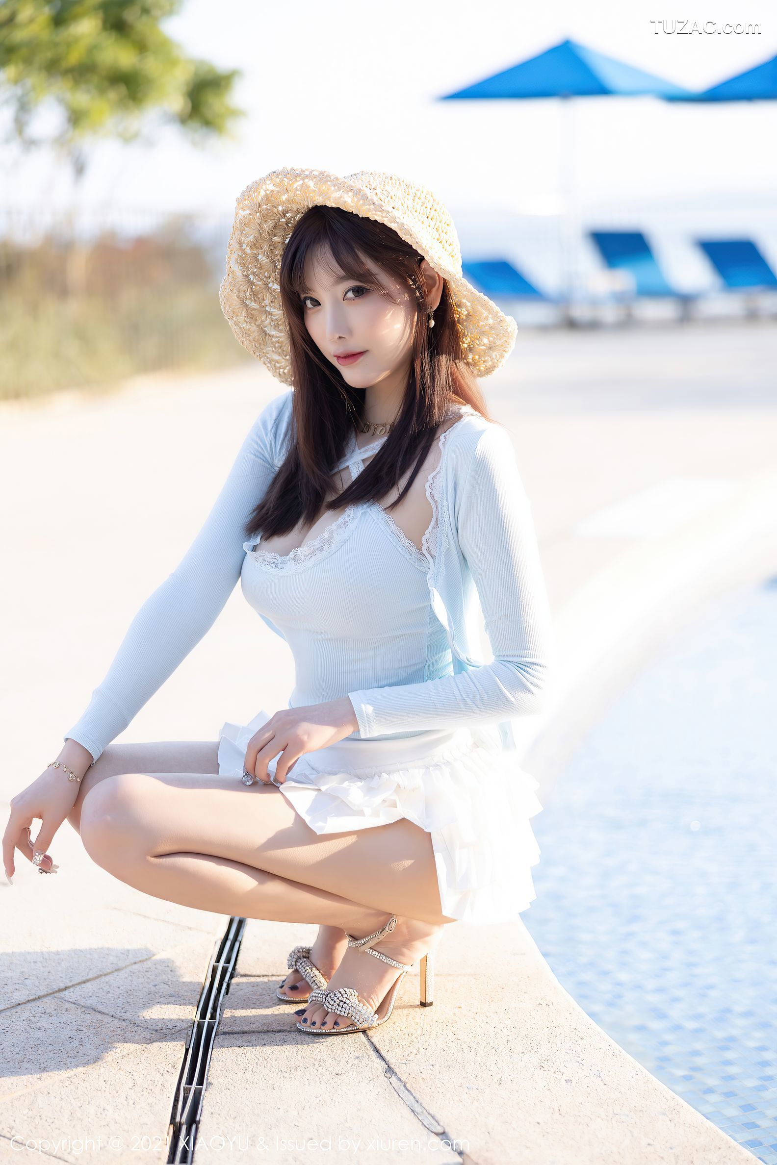 XiaoYu语画界-562-杨晨晨-海边沙滩性感低胸服饰超短裙-2021.07.02