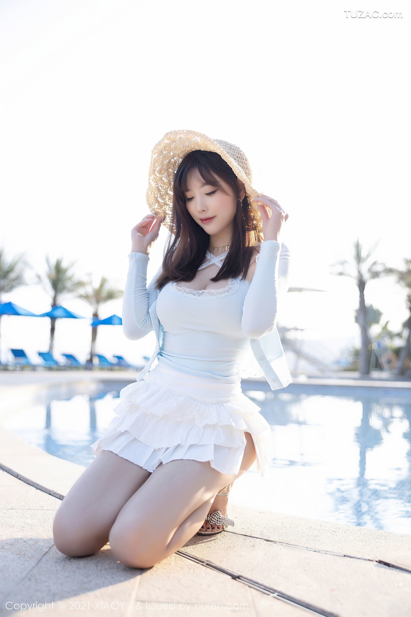 XiaoYu语画界-562-杨晨晨-海边沙滩性感低胸服饰超短裙-2021.07.02