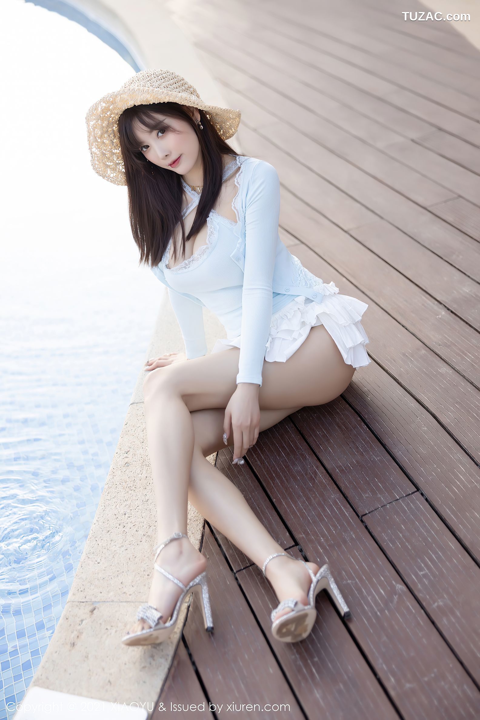XiaoYu语画界-562-杨晨晨-海边沙滩性感低胸服饰超短裙-2021.07.02