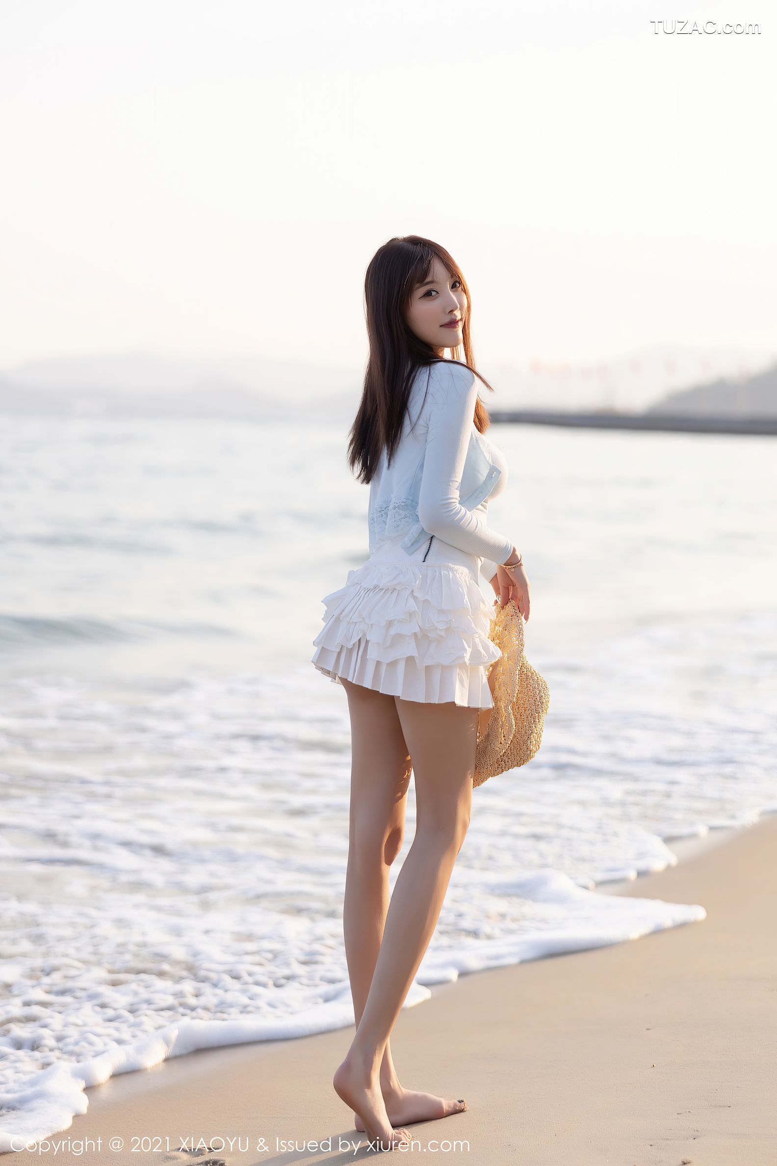XiaoYu语画界-562-杨晨晨-海边沙滩性感低胸服饰超短裙-2021.07.02