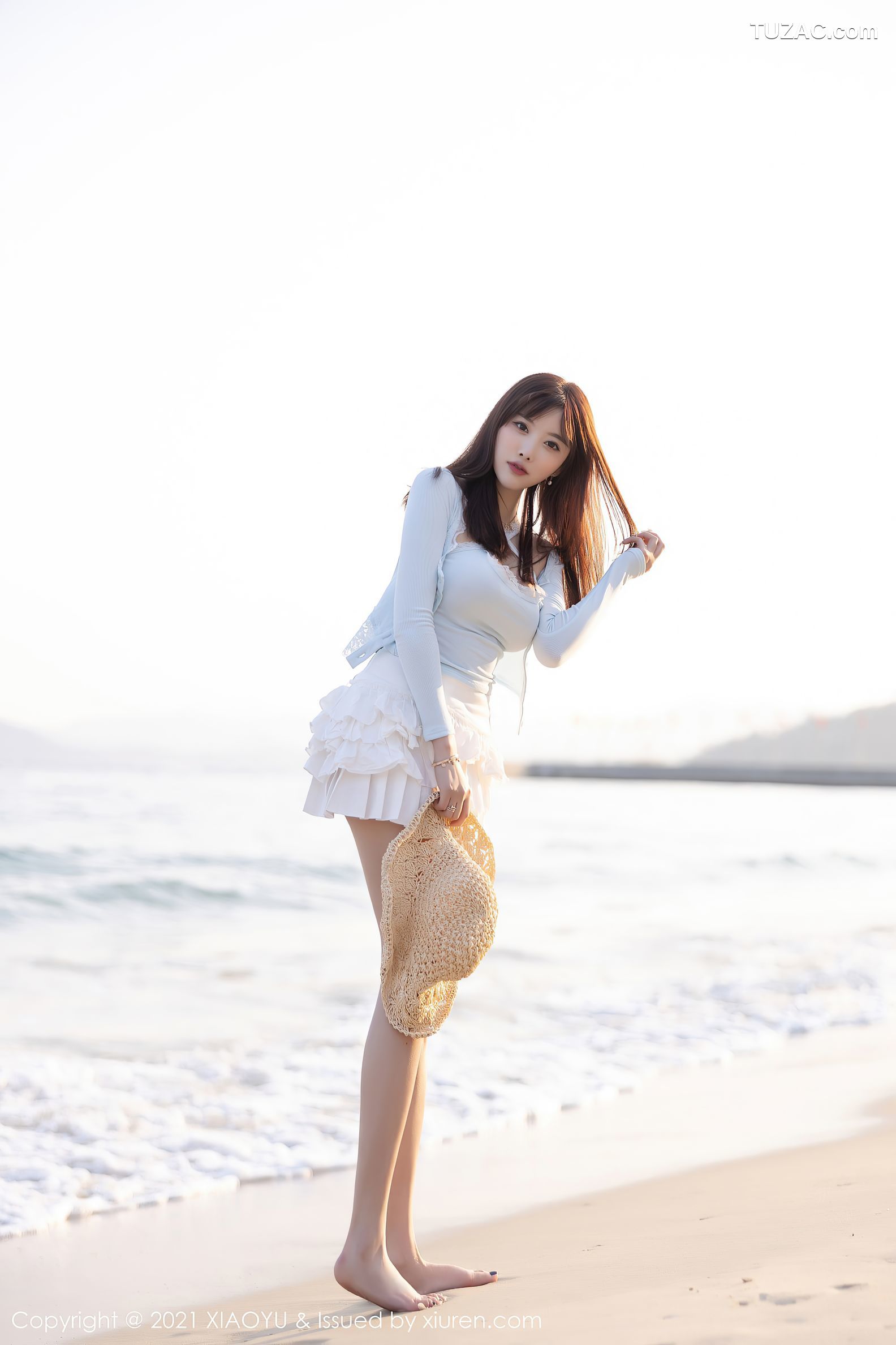 XiaoYu语画界-562-杨晨晨-海边沙滩性感低胸服饰超短裙-2021.07.02