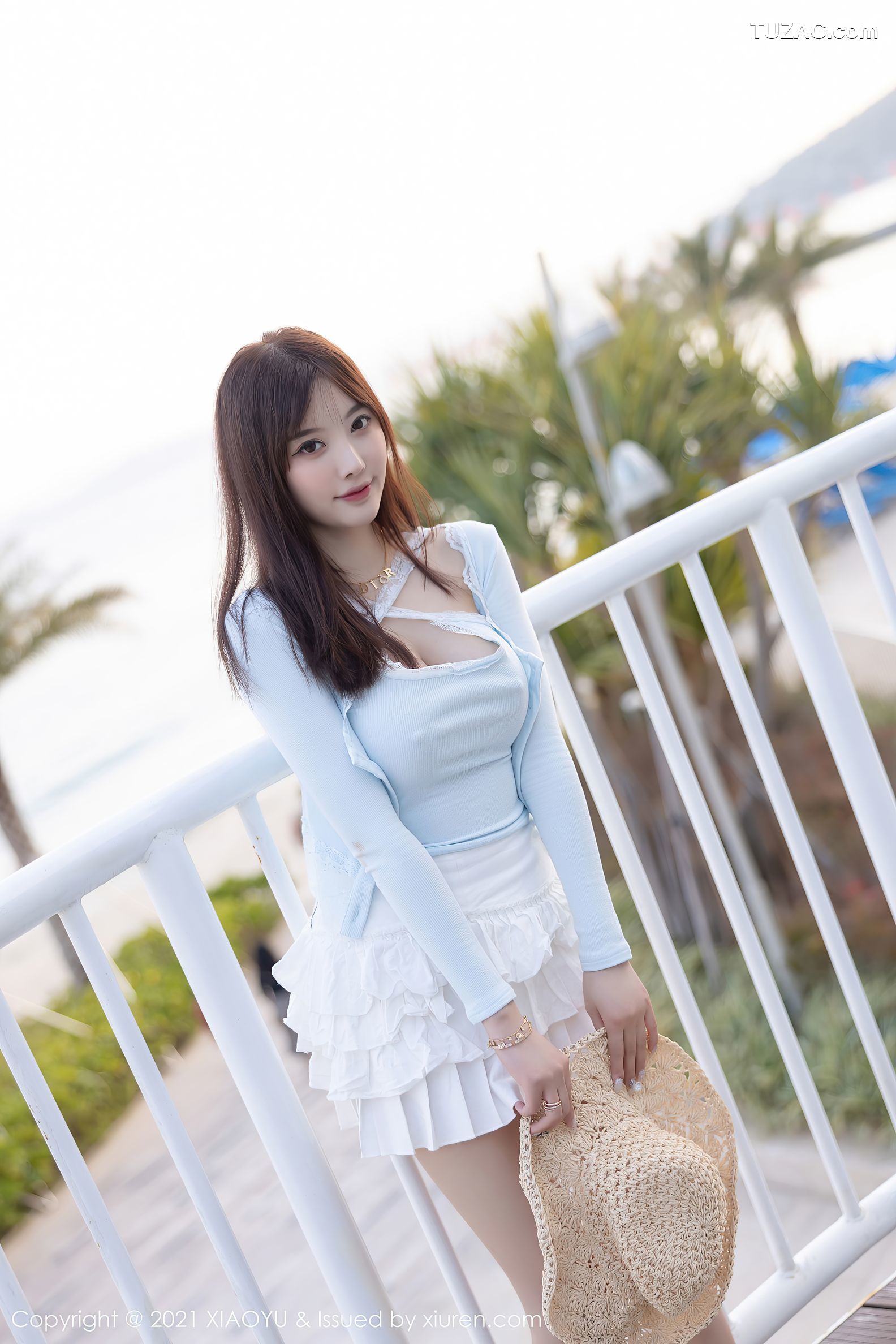 XiaoYu语画界-562-杨晨晨-海边沙滩性感低胸服饰超短裙-2021.07.02