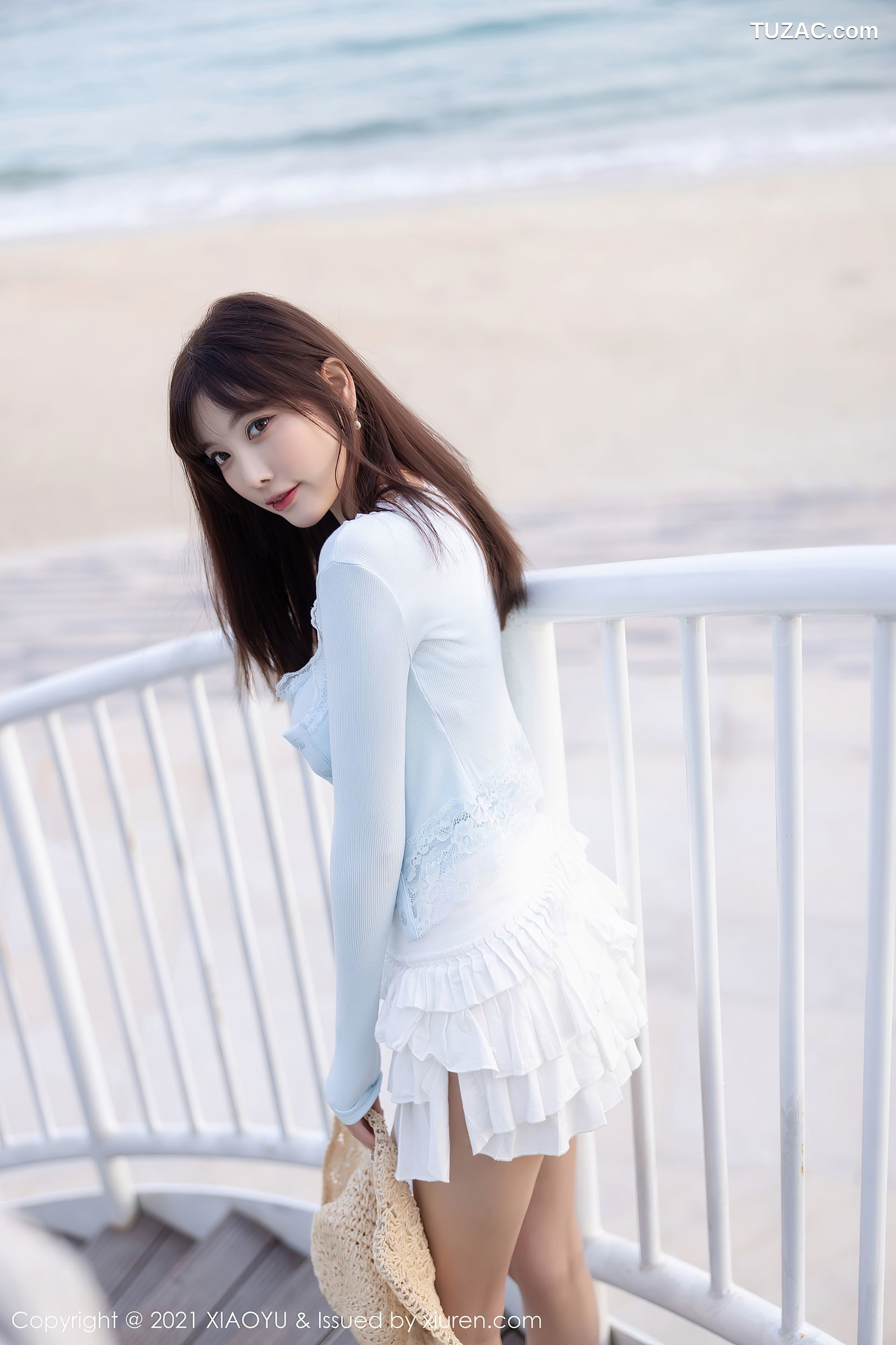 XiaoYu语画界-562-杨晨晨-海边沙滩性感低胸服饰超短裙-2021.07.02