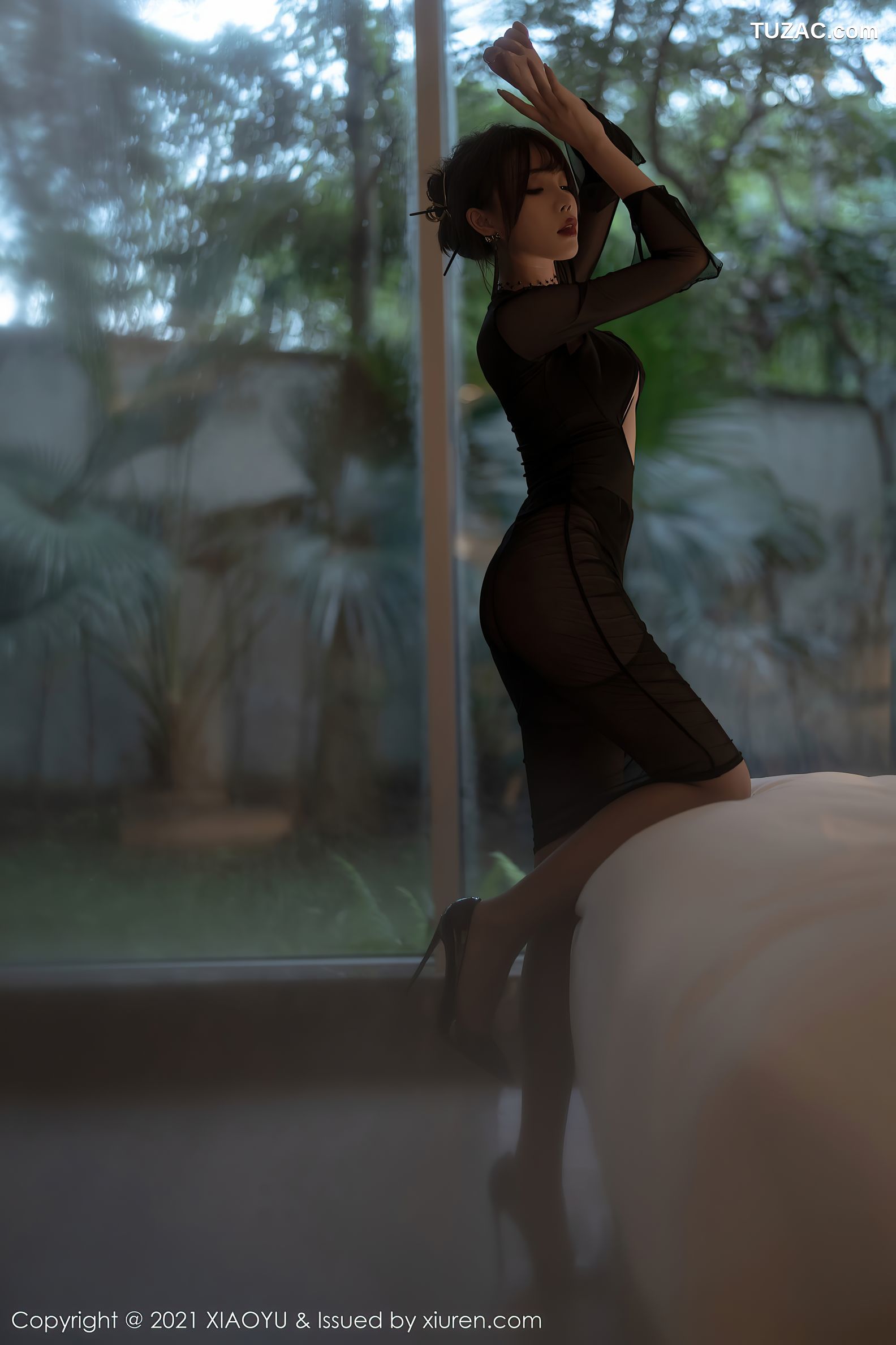 XiaoYu语画界-581-芝芝-森系朦胧主题黑色服饰黑丝吊带袜-2021.07.29