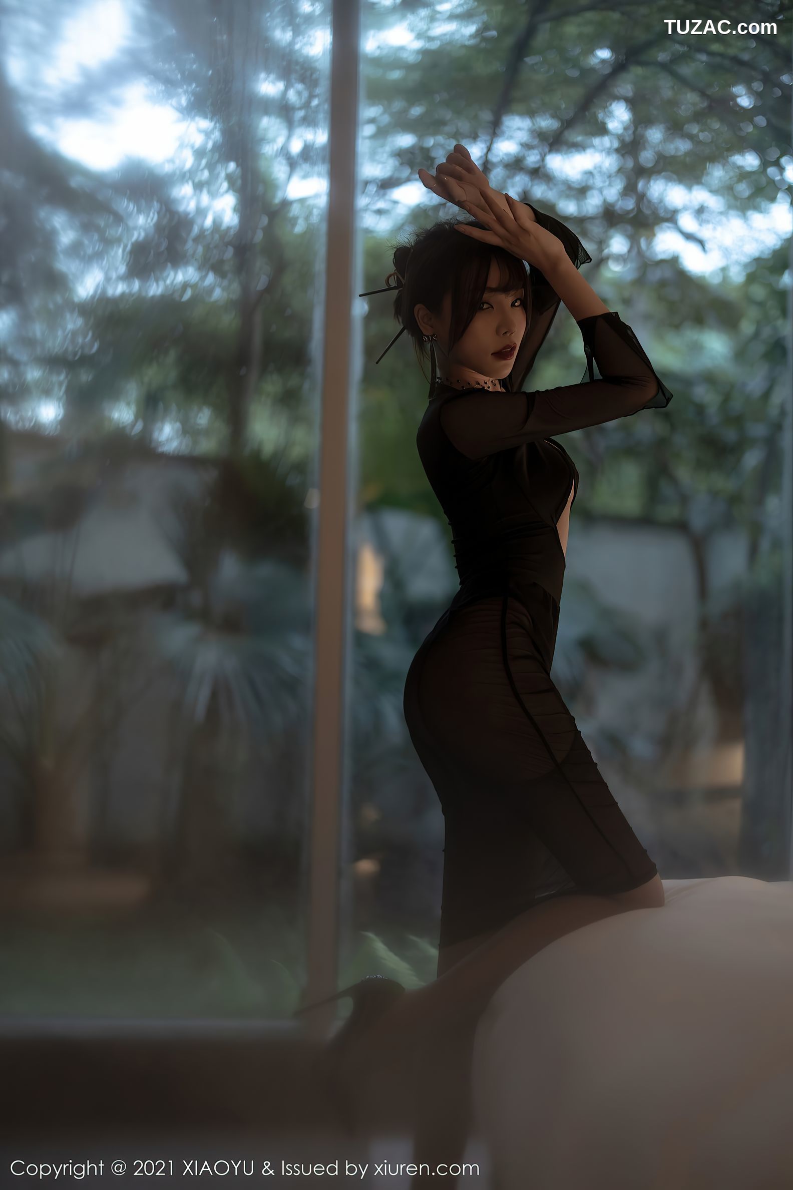 XiaoYu语画界-581-芝芝-森系朦胧主题黑色服饰黑丝吊带袜-2021.07.29