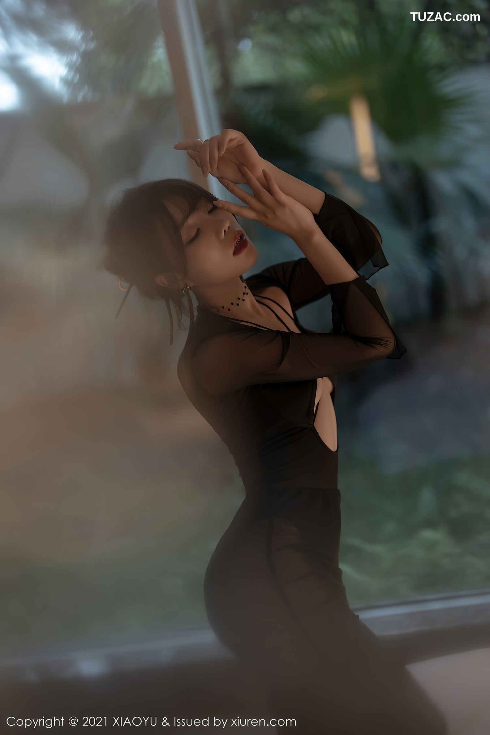 XiaoYu语画界-581-芝芝-森系朦胧主题黑色服饰黑丝吊带袜-2021.07.29