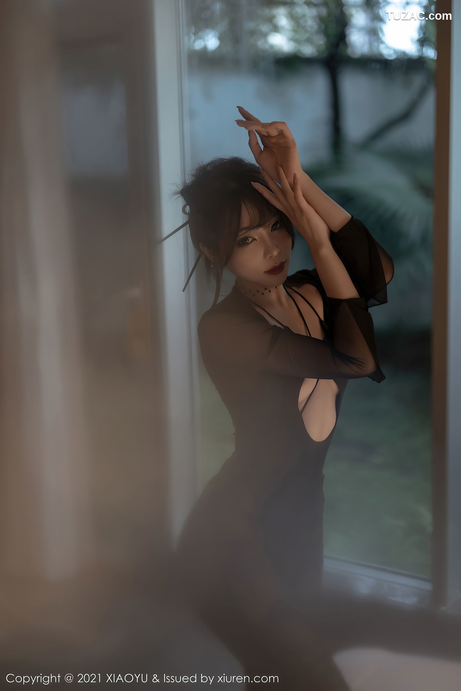 XiaoYu语画界-581-芝芝-森系朦胧主题黑色服饰黑丝吊带袜-2021.07.29