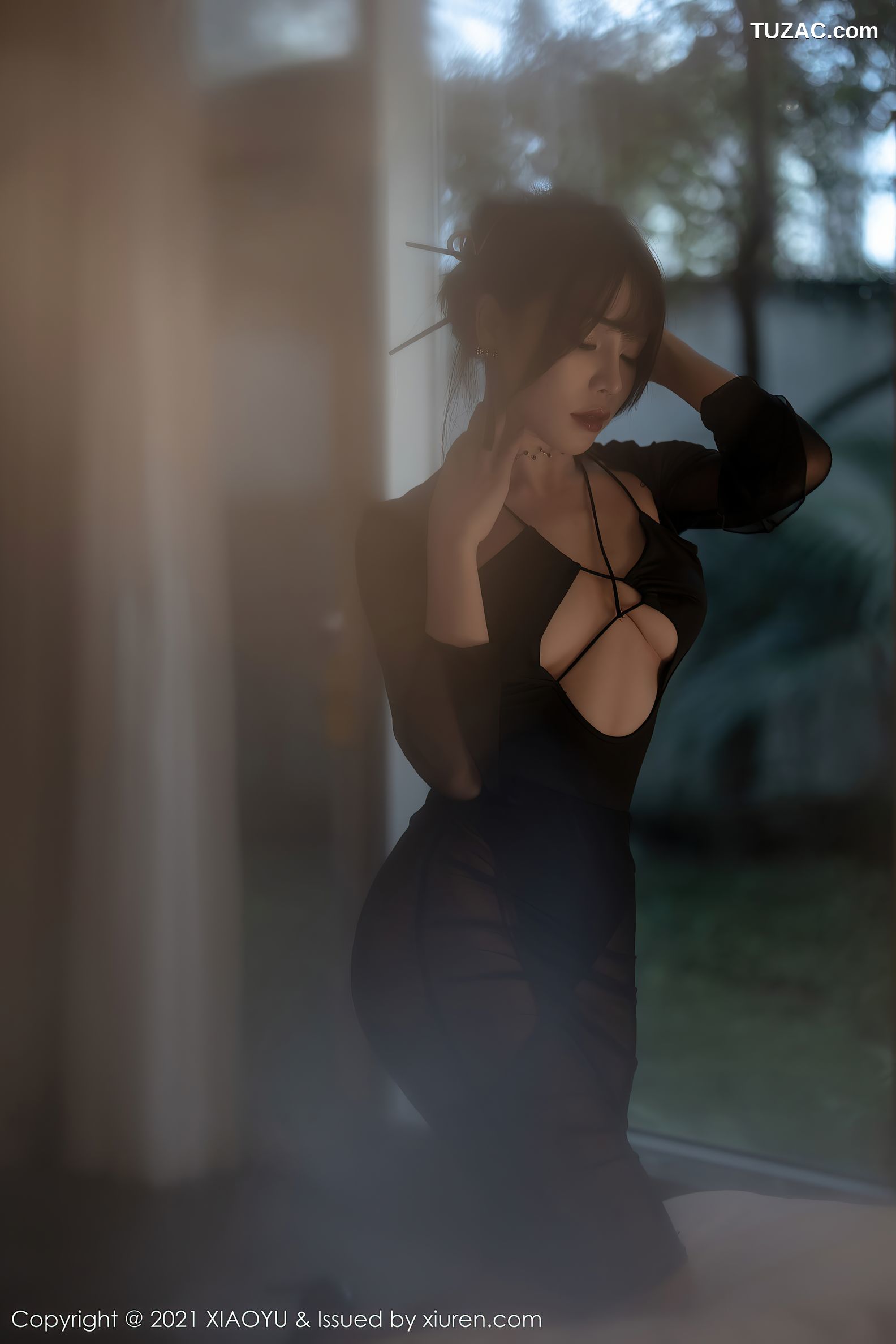 XiaoYu语画界-581-芝芝-森系朦胧主题黑色服饰黑丝吊带袜-2021.07.29