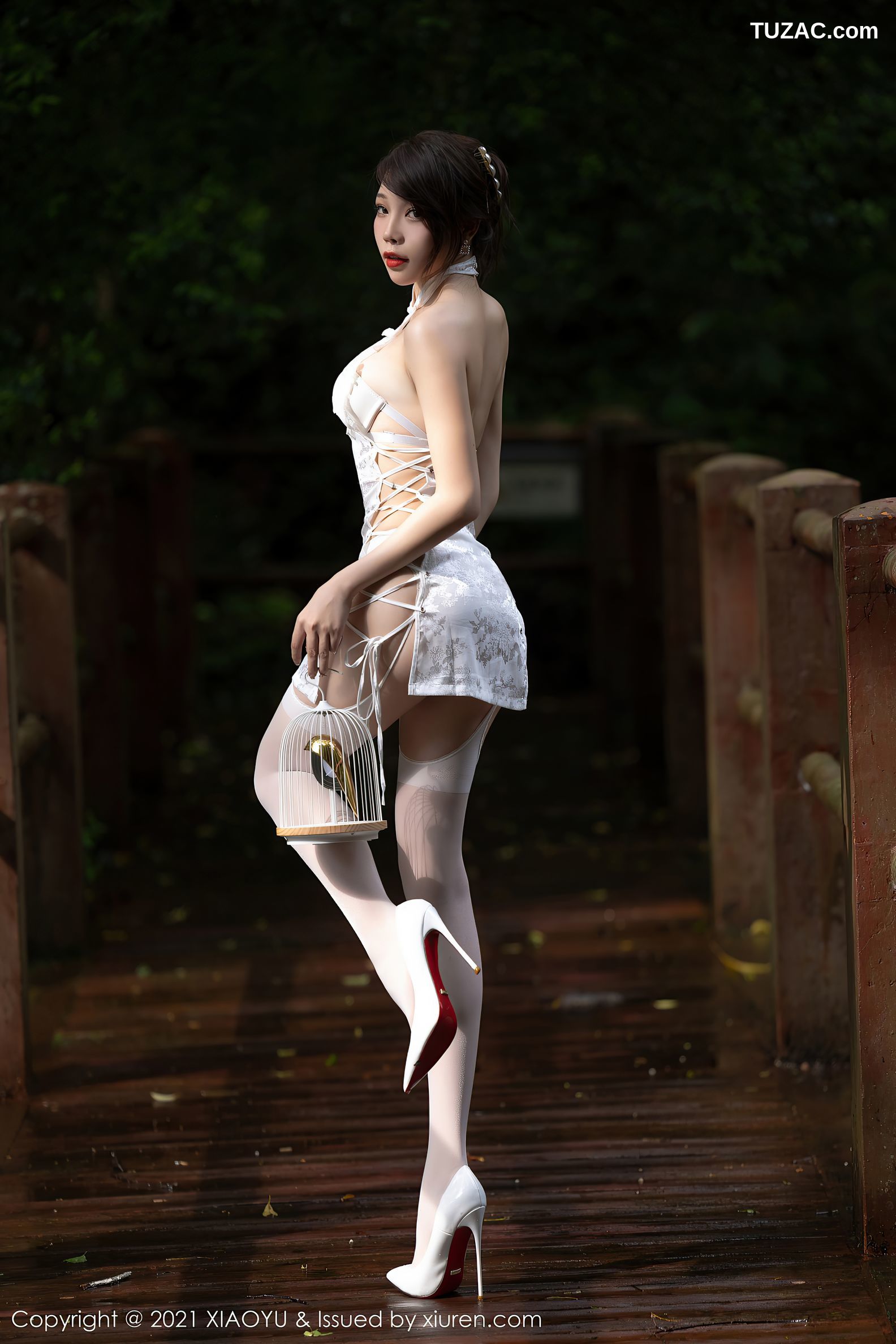 XiaoYu语画界-588-芝芝-户外古韵浪漫旗袍白丝吊带袜-2021.08.09