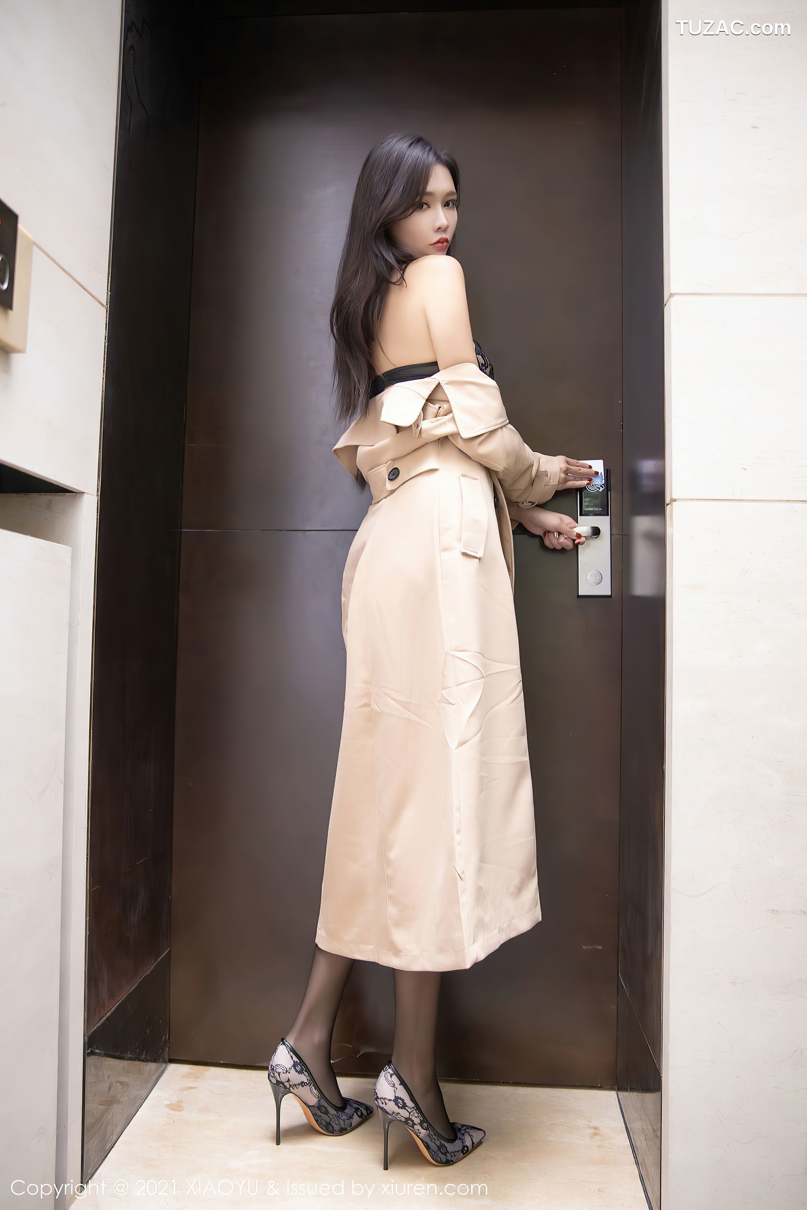 XiaoYu语画界-596-娜比-户外优雅风衣缕空蕾丝内衣-2021.08.19