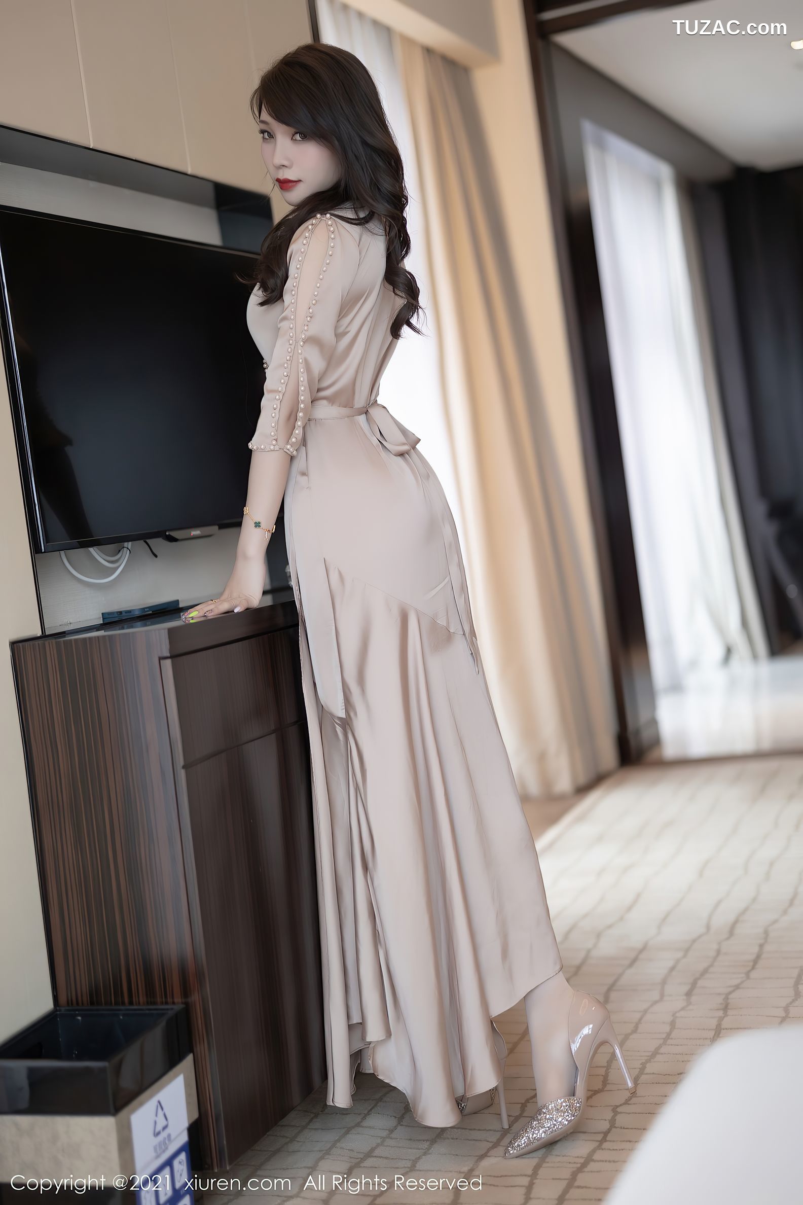 XiaoYu语画界-613-芝芝Booty-香槟色典雅长裙性感内衣-2021.09.13