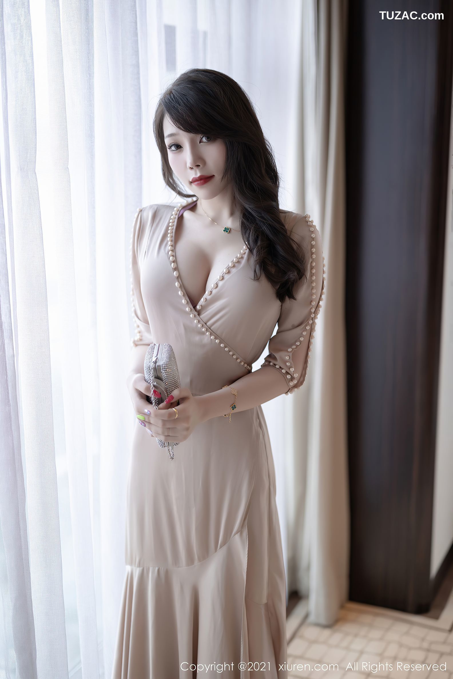 XiaoYu语画界-613-芝芝Booty-香槟色典雅长裙性感内衣-2021.09.13