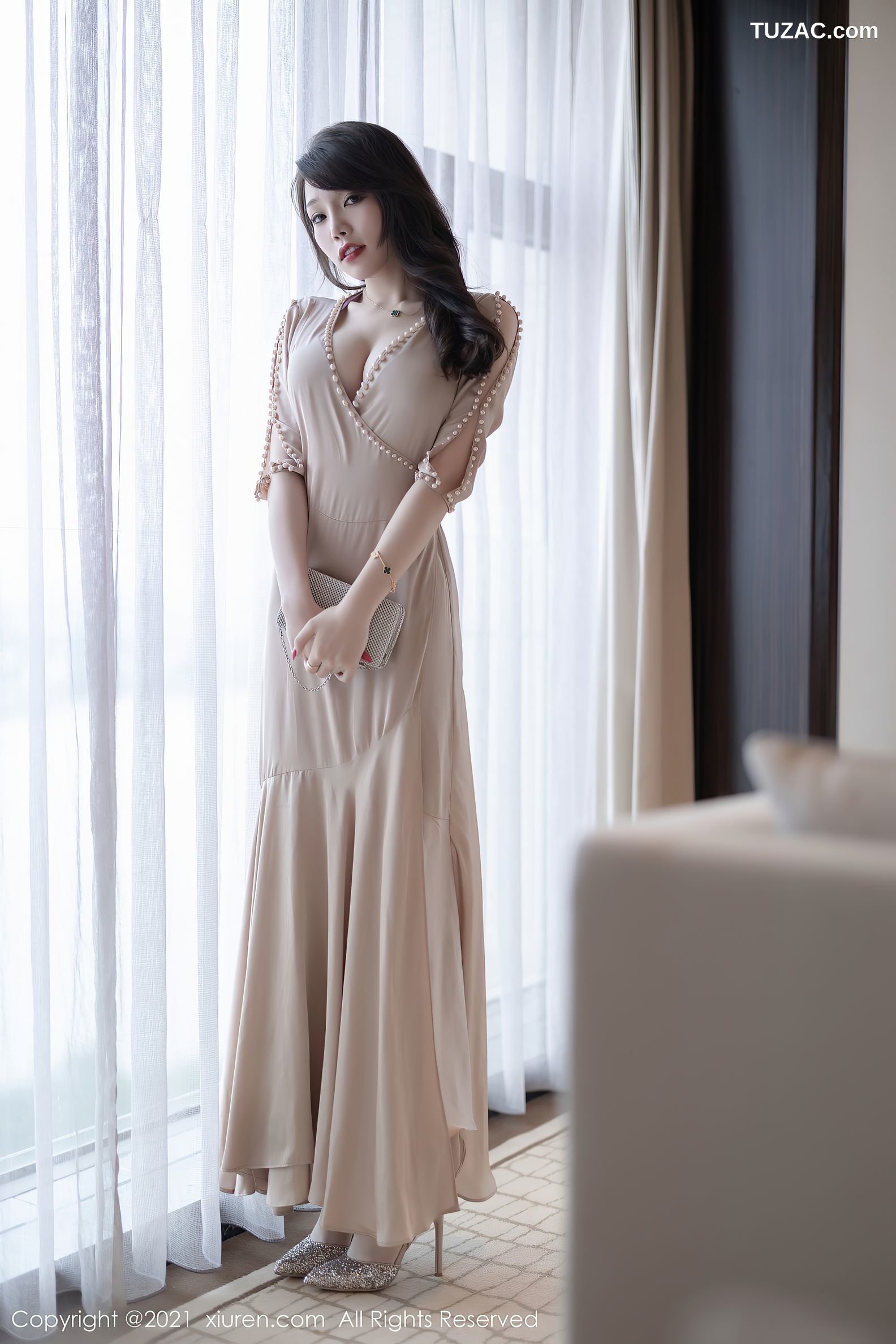 XiaoYu语画界-613-芝芝Booty-香槟色典雅长裙性感内衣-2021.09.13