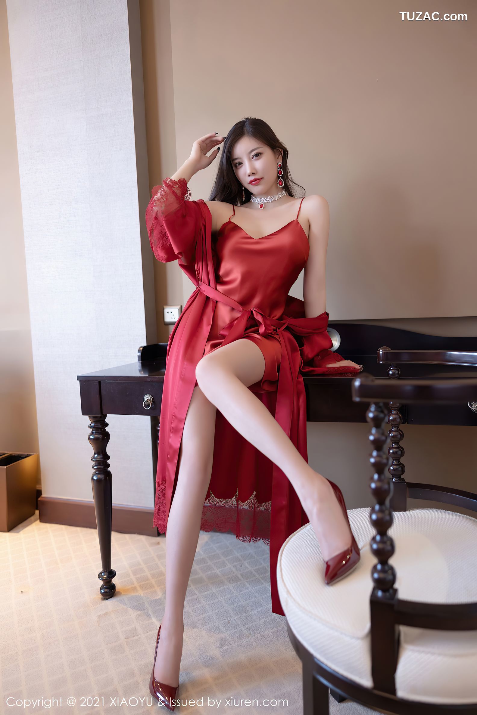 XiaoYu语画界-621-杨晨晨Sugar-广西旅拍猩红吊带裙黑色情趣内衣-2021.09.24