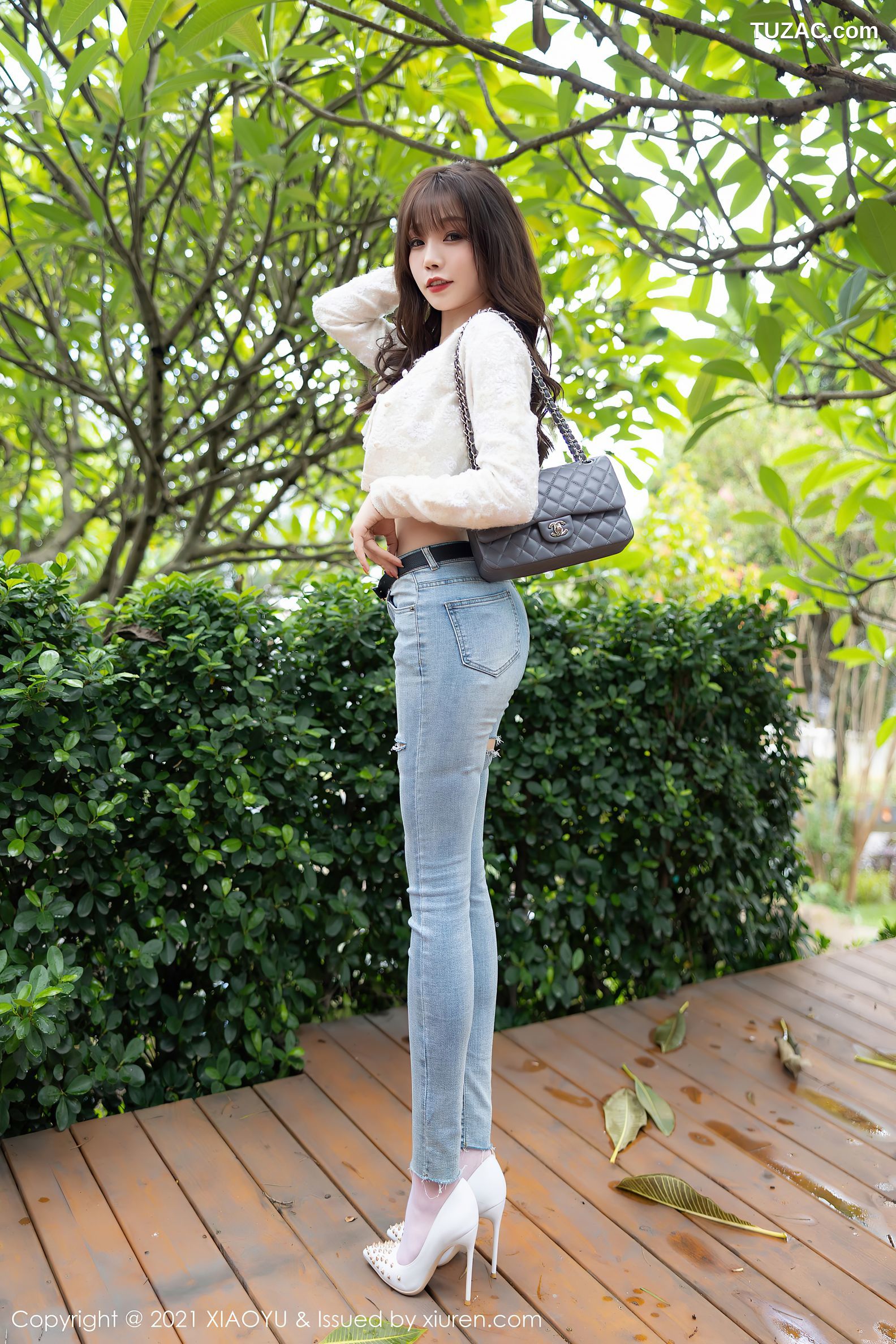 XiaoYu语画界-627-芝芝Booty-牛仔裤情趣内衣白丝吊带袜-2021.10.08