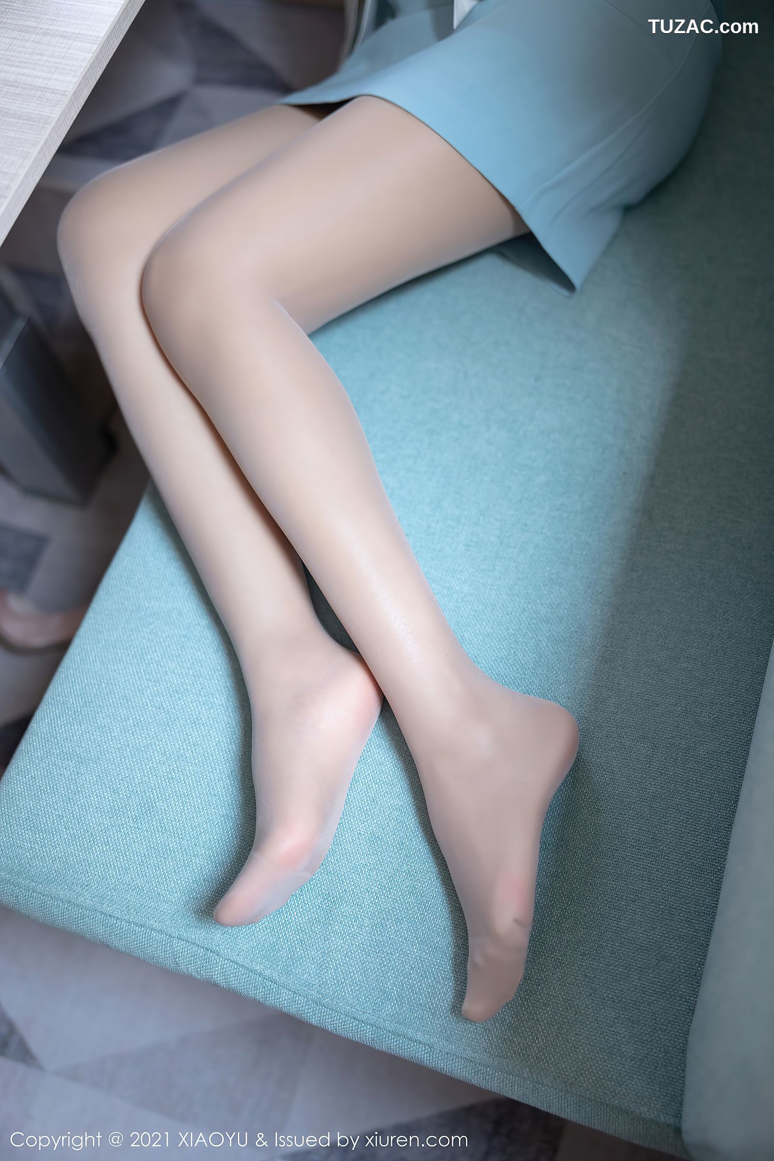 XiaoYu语画界-635-王馨瑶Yanni-淡雅OL着装超薄肉丝-2021.10.19