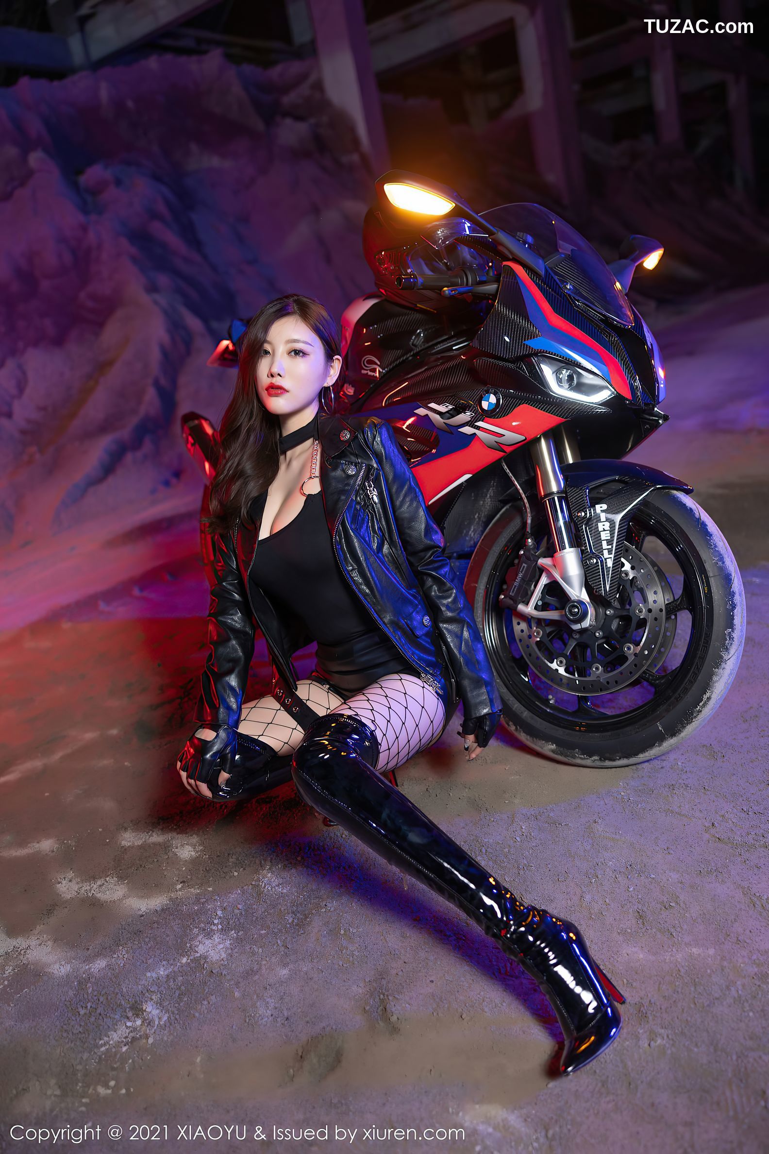 XiaoYu语画界-638-杨晨晨Sugar-广西心愿旅拍机车女郎飒爽皮靴网袜-2021.10.22