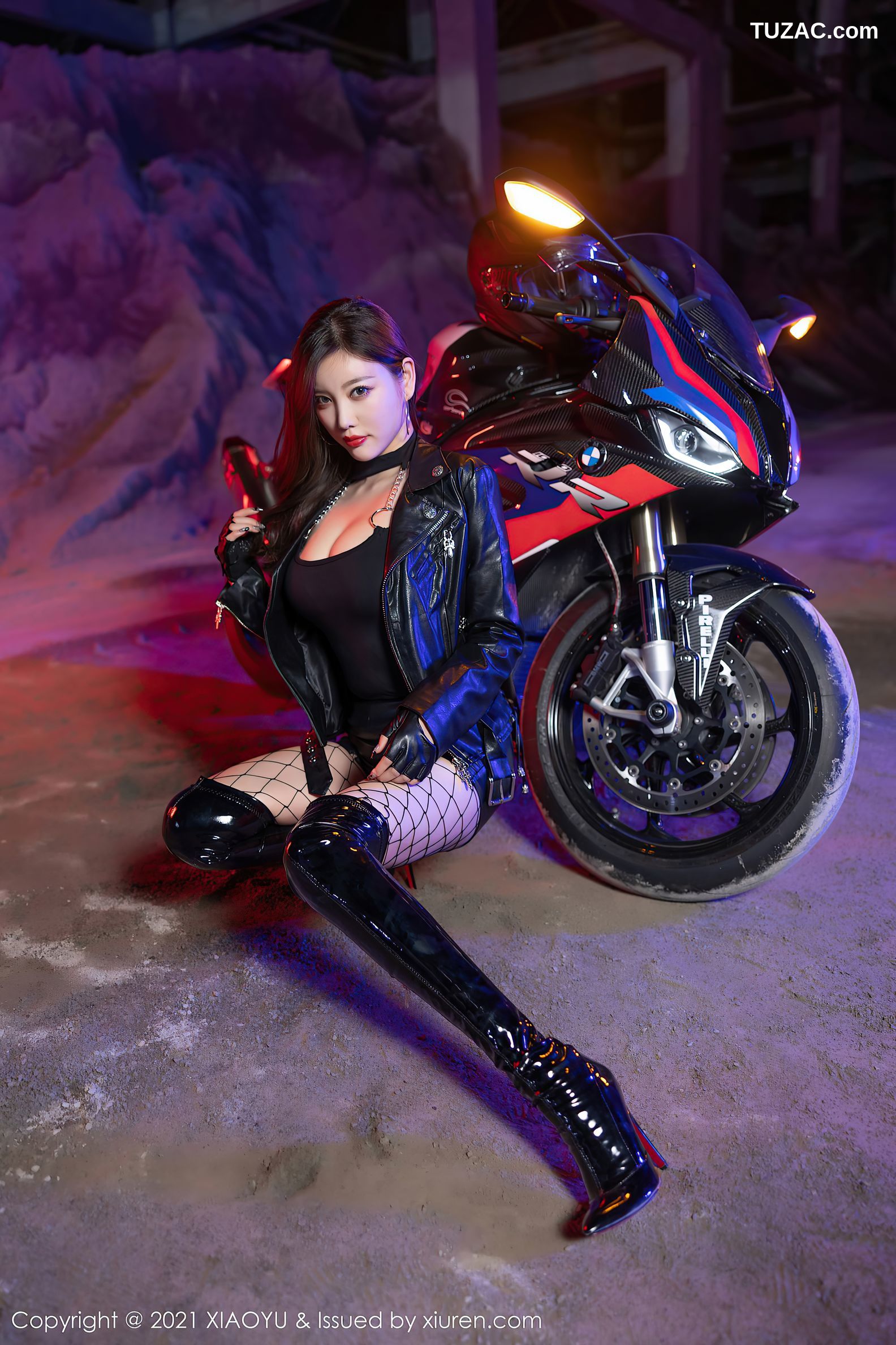 XiaoYu语画界-638-杨晨晨Sugar-广西心愿旅拍机车女郎飒爽皮靴网袜-2021.10.22