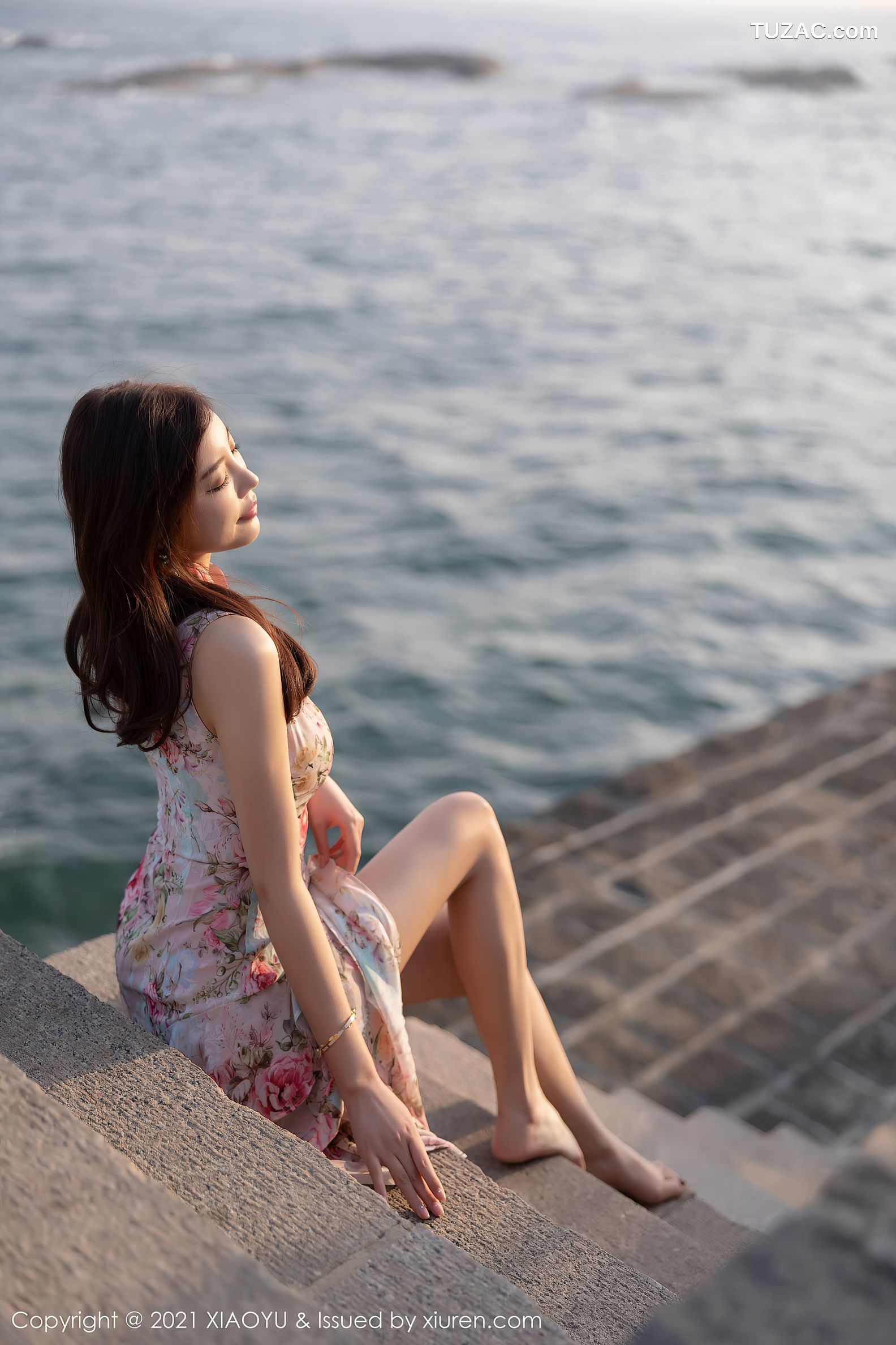 XiaoYu语画界-650-杨晨晨Sugar-青岛旅拍绒毛连身裙-2021.11.09