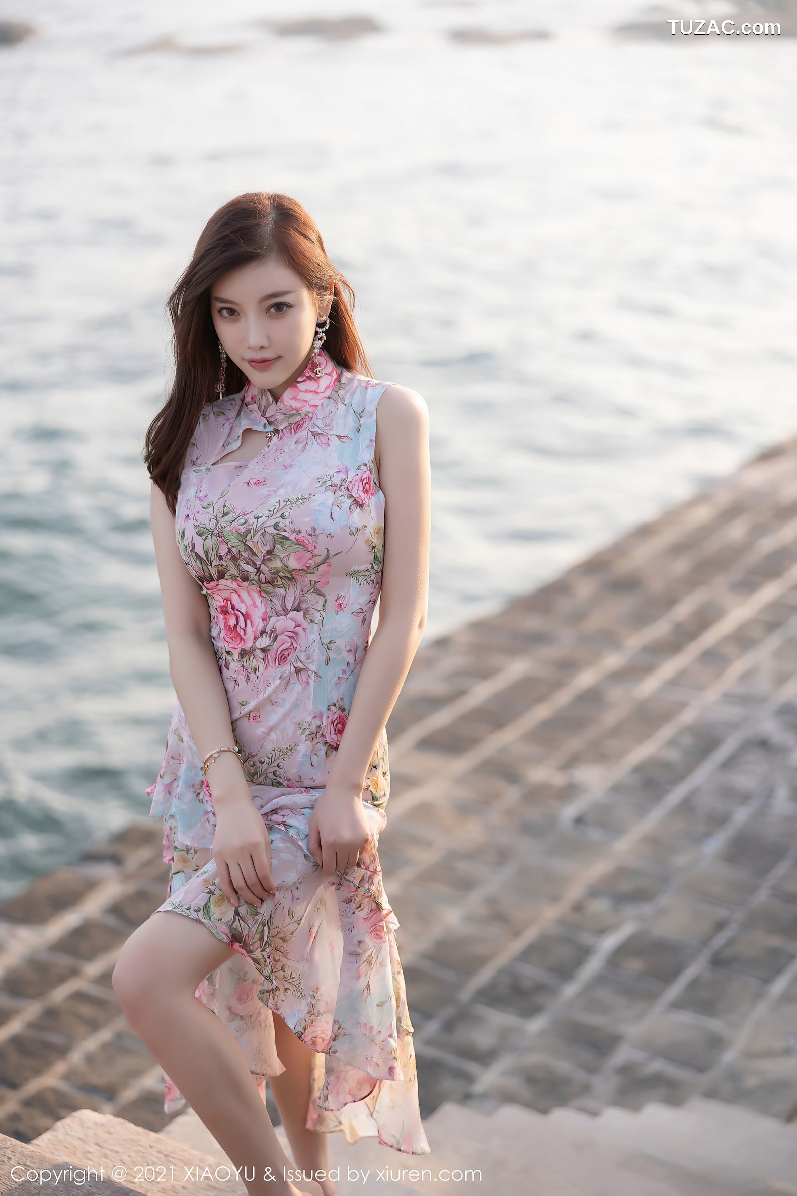 XiaoYu语画界-650-杨晨晨Sugar-青岛旅拍绒毛连身裙-2021.11.09