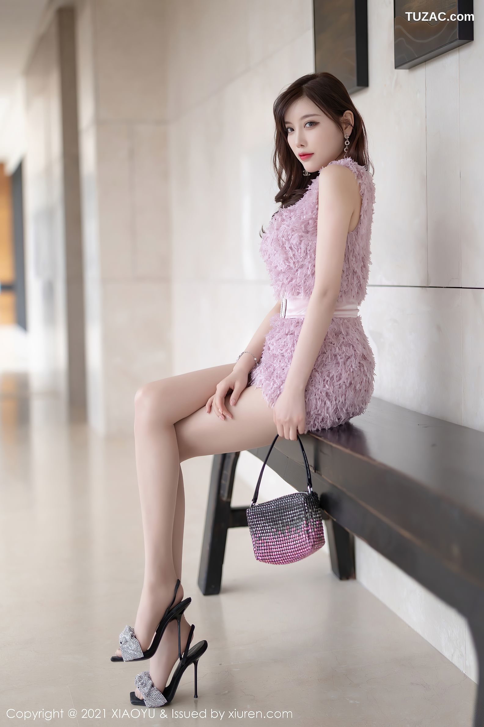 XiaoYu语画界-650-杨晨晨Sugar-青岛旅拍绒毛连身裙-2021.11.09