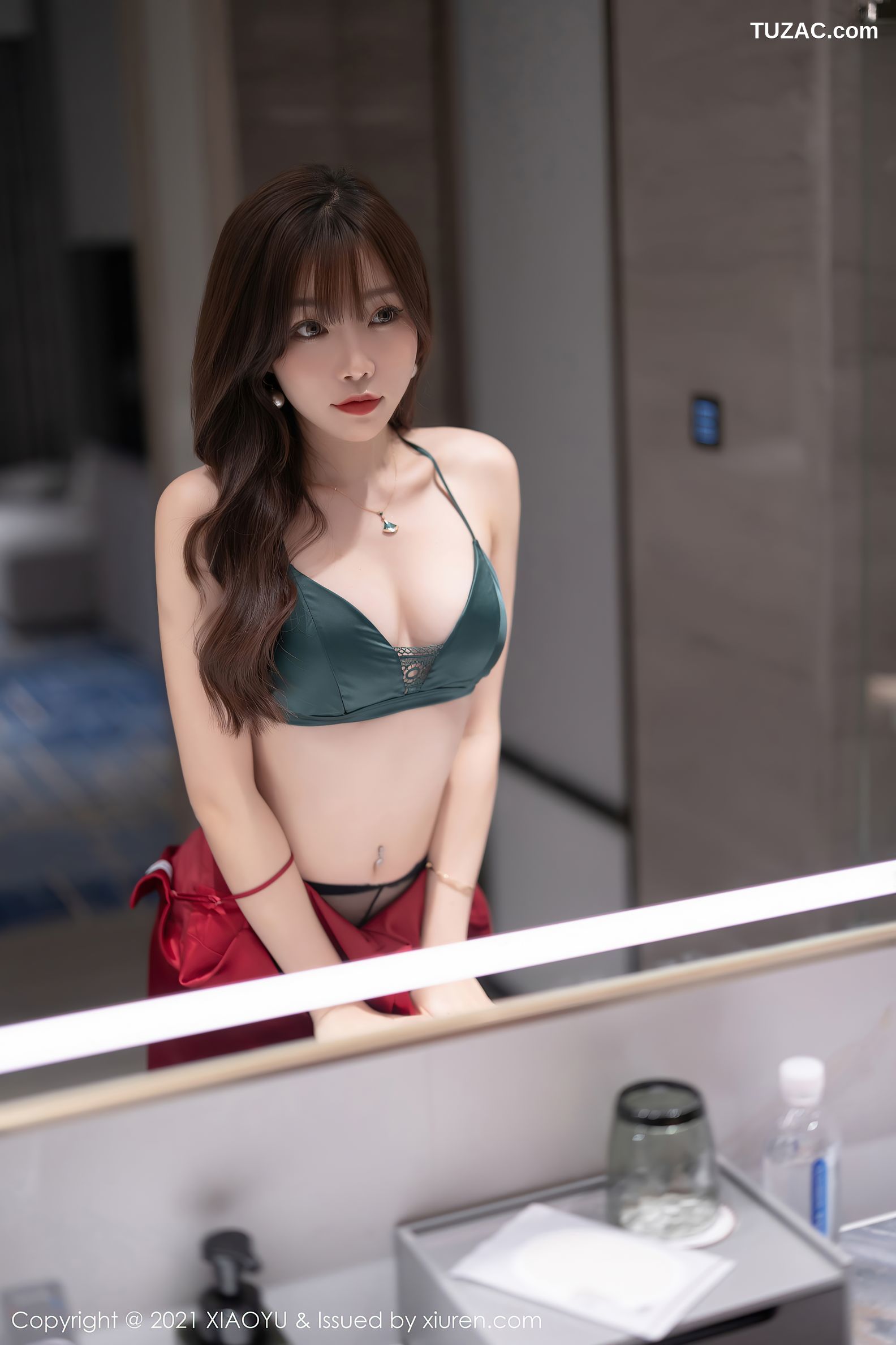 XiaoYu语画界-654-芝芝-猩红吊带裙黑丝-2021.11.15