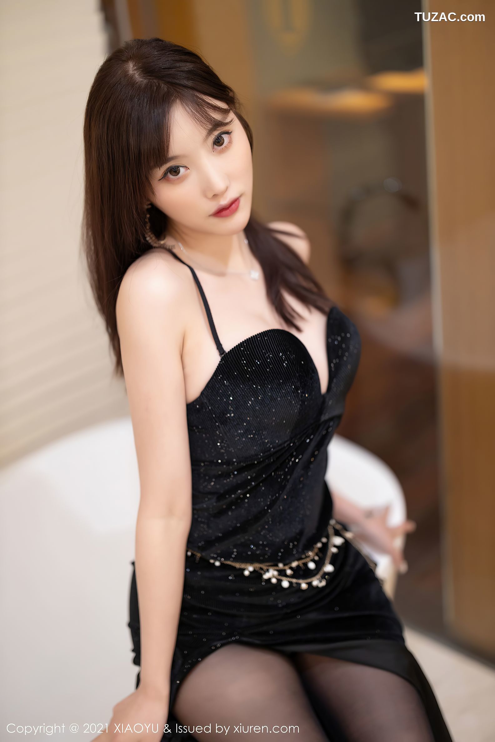 XiaoYu语画界-660-杨晨晨Sugar-深V典雅礼裙超薄黑丝-2021.11.23