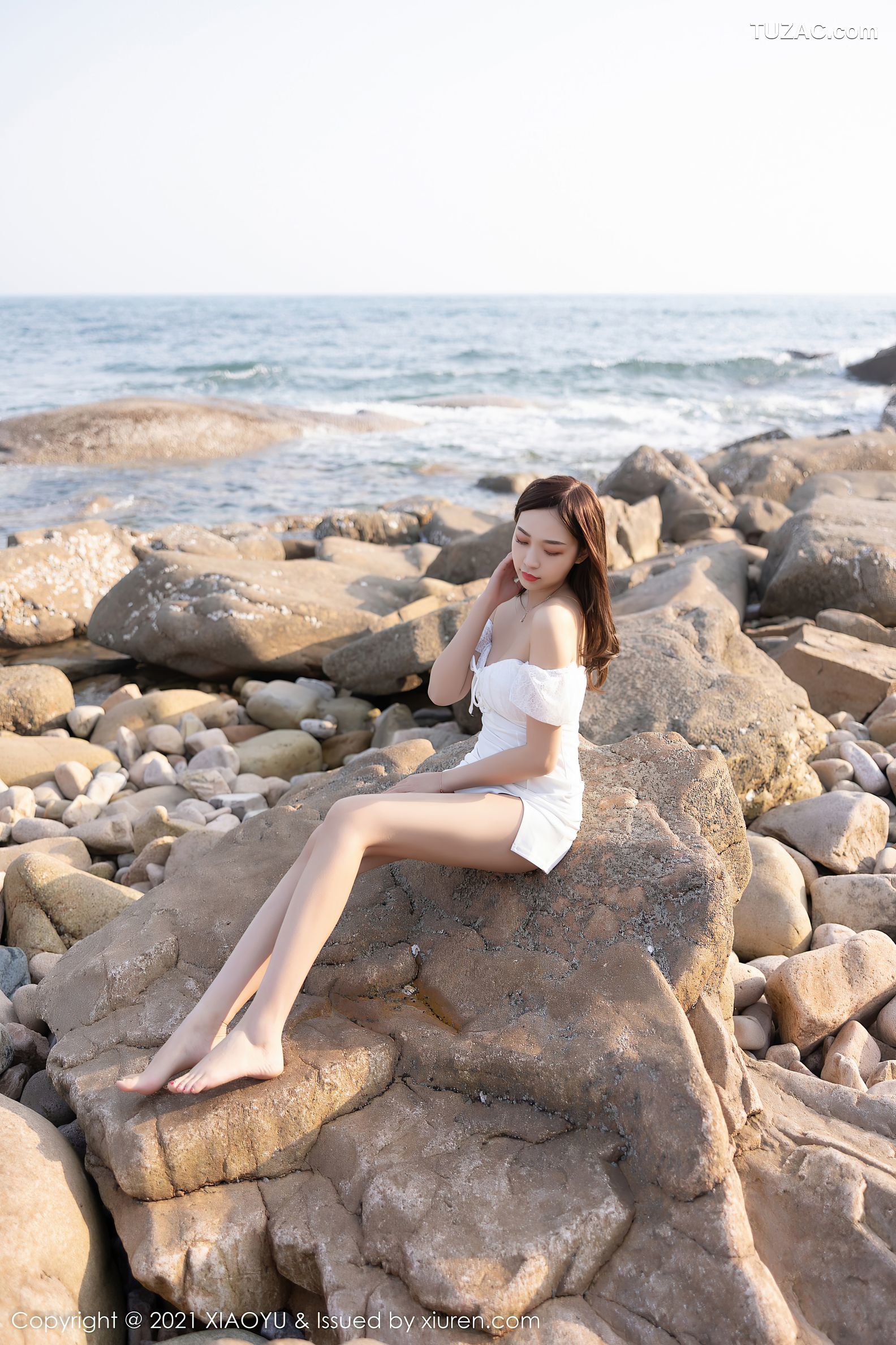 XiaoYu语画界-681-郑颖姗-Bev青岛旅拍浴室薄透白裙白丝袜湿身-2021.12.22