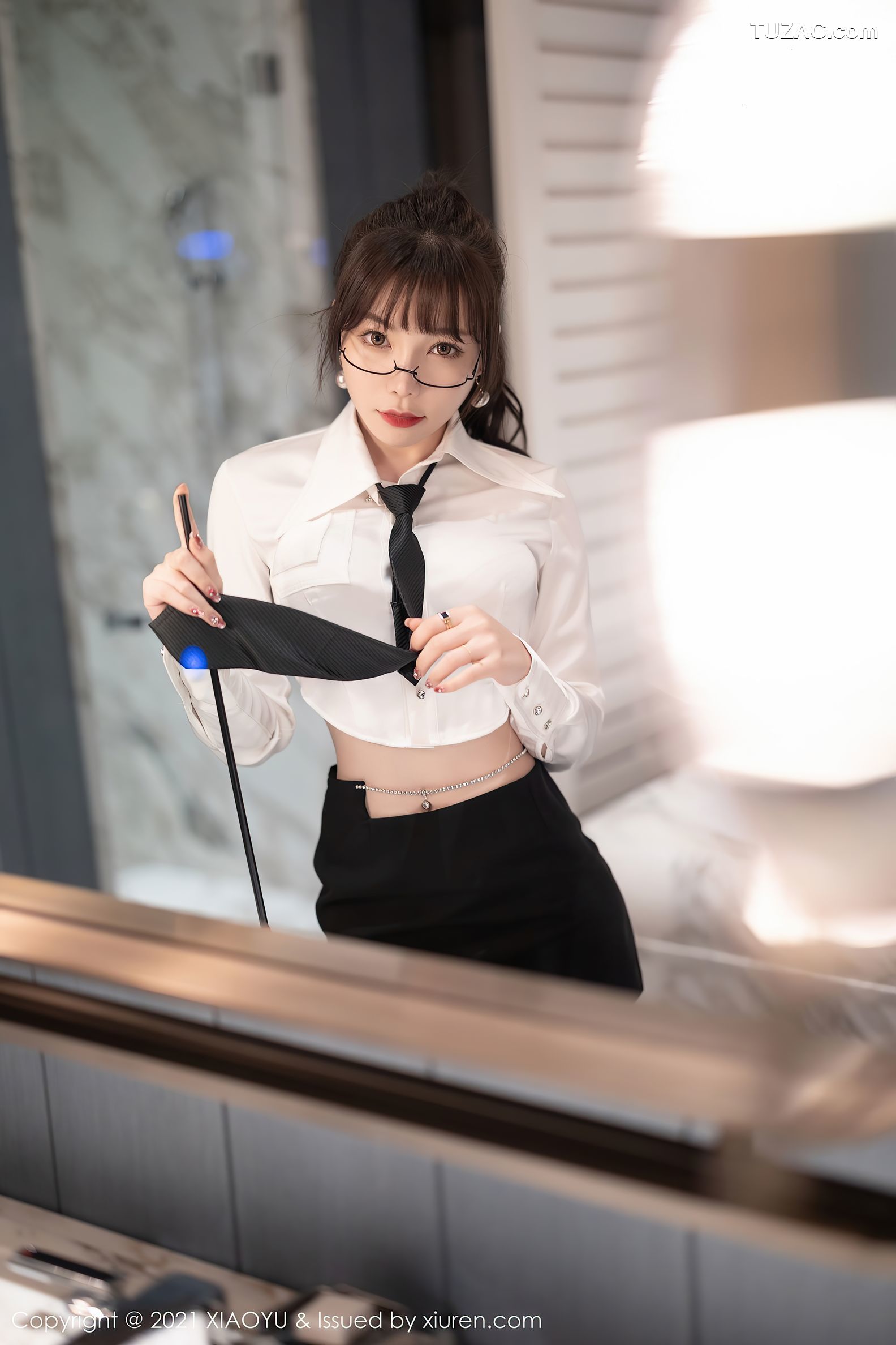 XiaoYu语画界-684-芝芝Booty-教师角色主题白衬衫超薄黑丝-2021.12.27