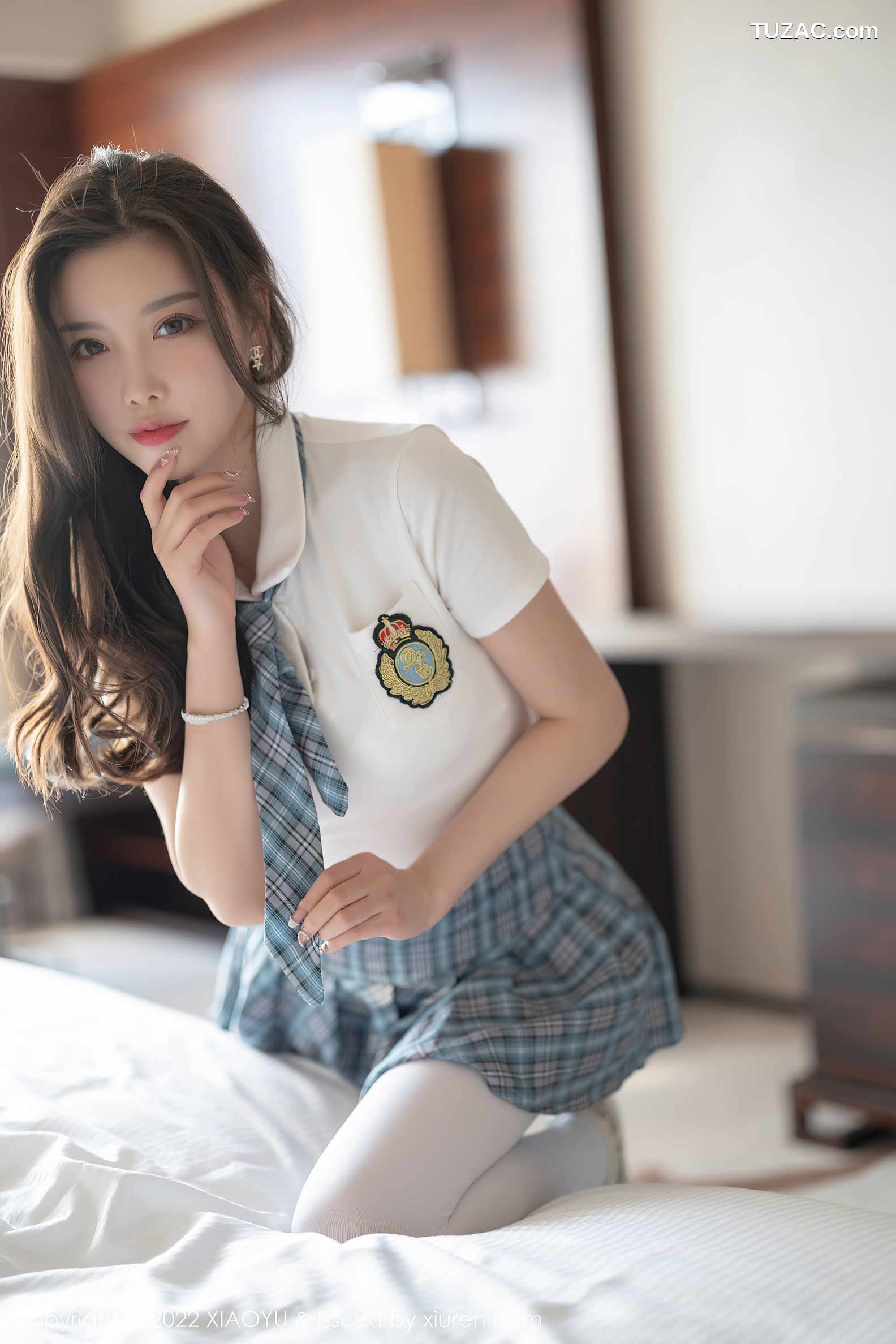 XiaoYu语画界-692-杨晨晨Sugar-学生制服主题格子裙超薄肉丝-2022.01.07