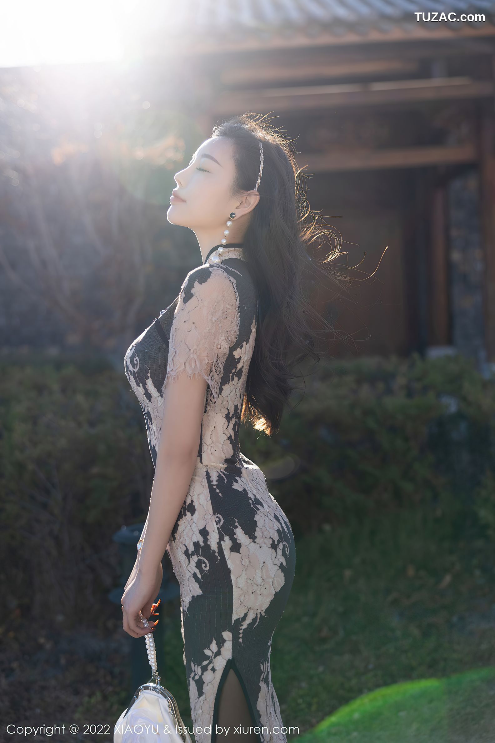 XiaoYu语画界-697-杨晨晨Yome-丽江心愿旅拍米色旗袍黑丝-2022.01.14