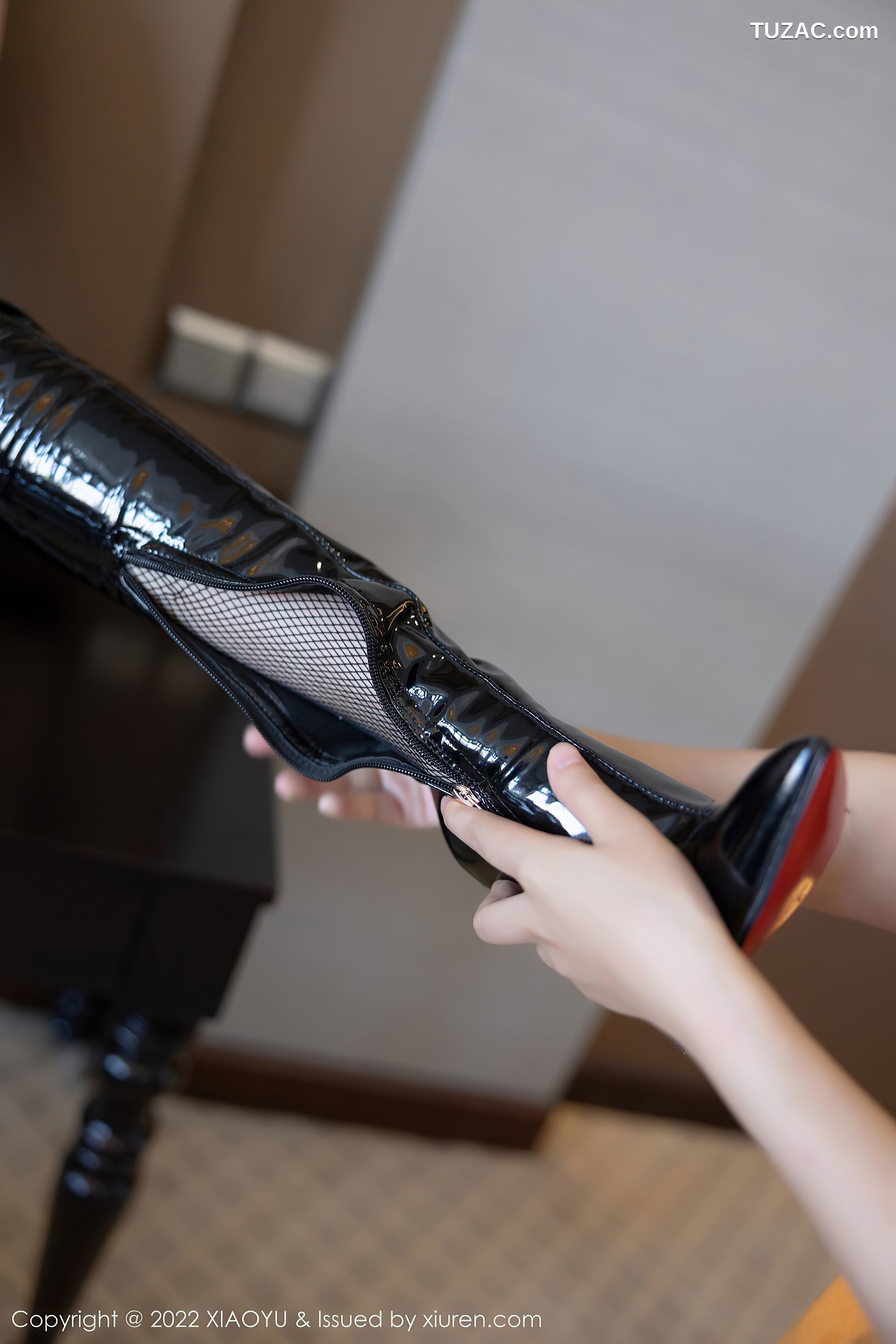 XiaoYu语画界-702-杨晨晨Sugar-广西心愿旅拍情趣内衣蕾丝吊带袜-2022.01.21