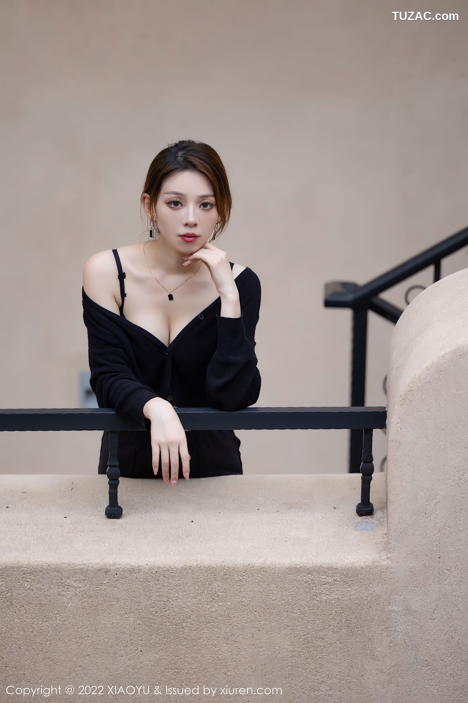 XiaoYu语画界-703-言沫-黑色上衣性感内衣肉丝-2022.01.24