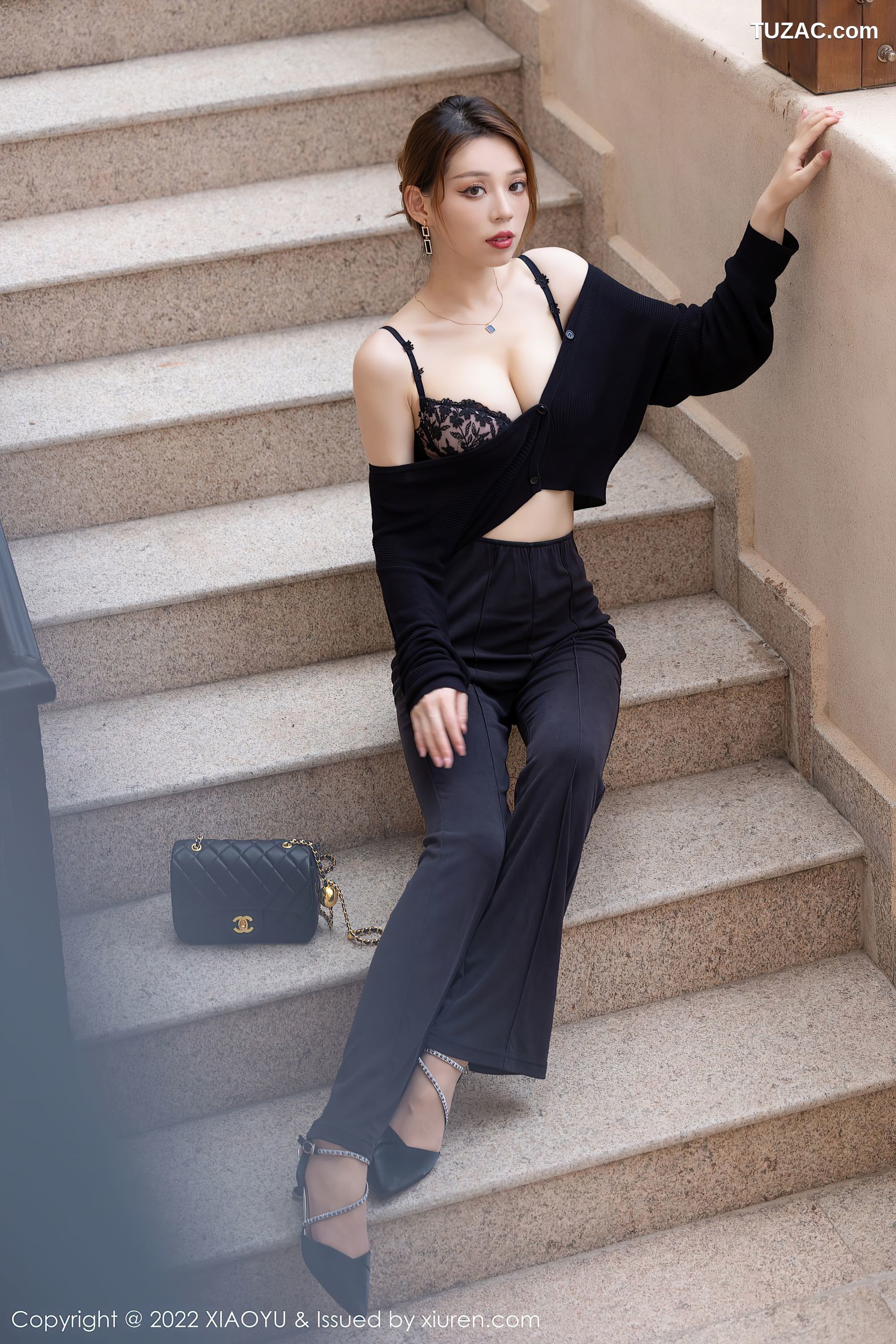 XiaoYu语画界-703-言沫-黑色上衣性感内衣肉丝-2022.01.24