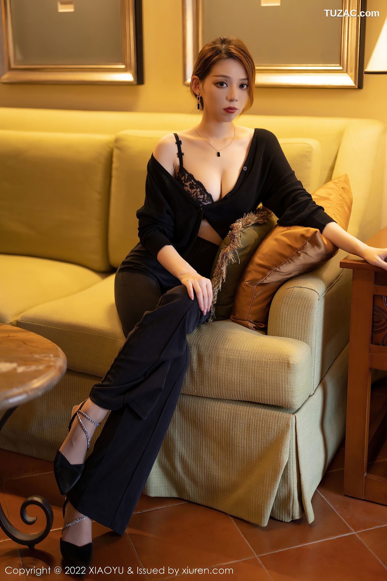 XiaoYu语画界-703-言沫-黑色上衣性感内衣肉丝-2022.01.24