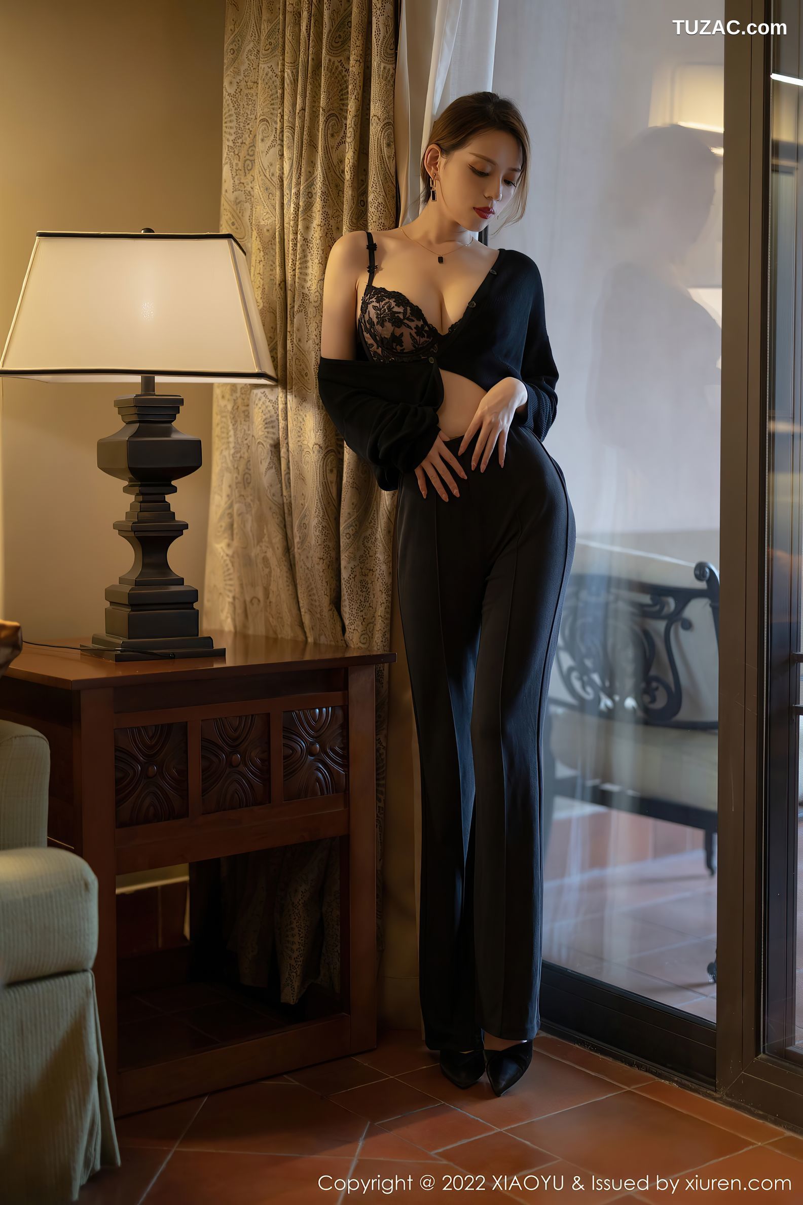 XiaoYu语画界-703-言沫-黑色上衣性感内衣肉丝-2022.01.24