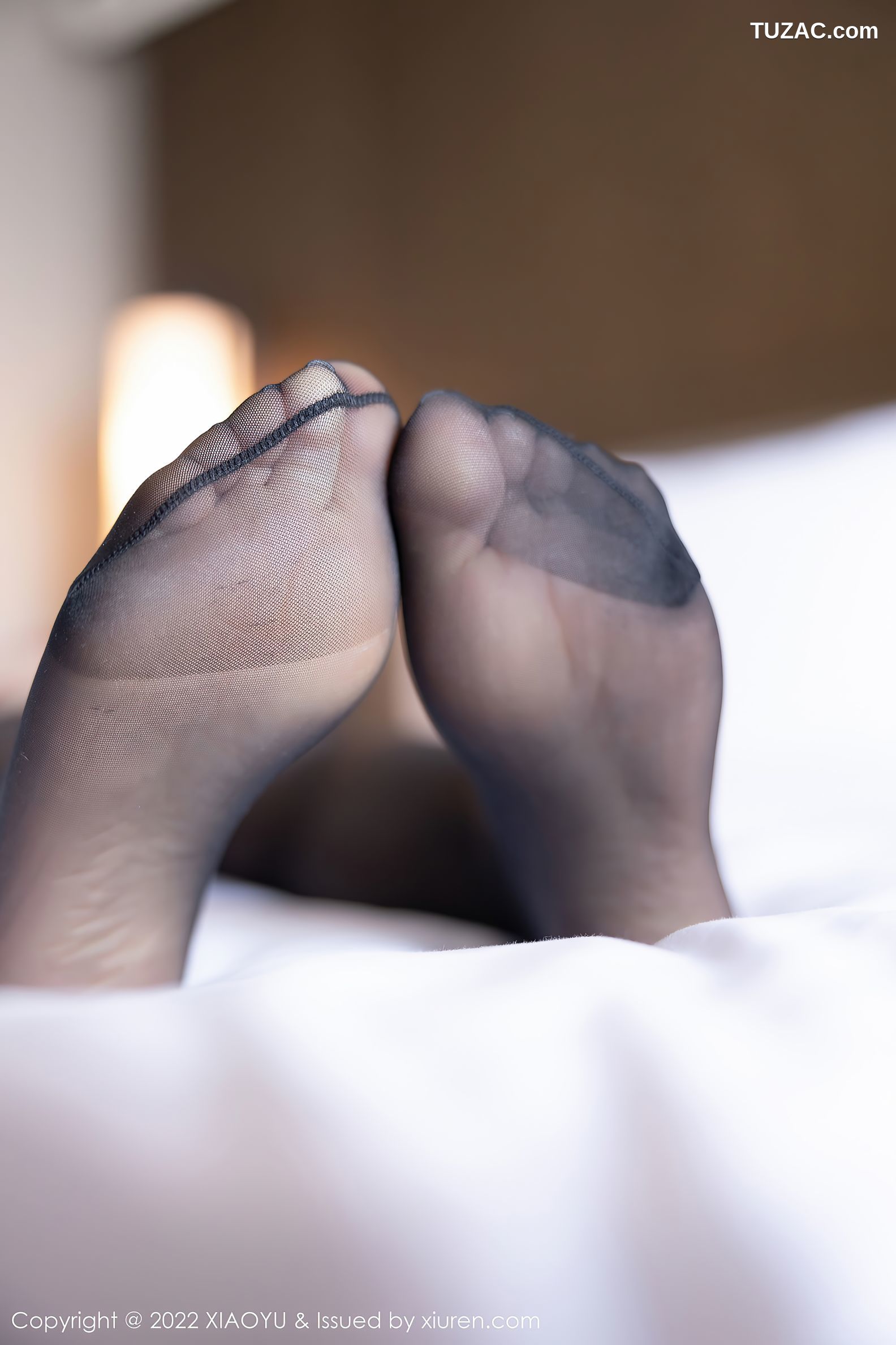 XiaoYu语画界-705-小海臀rena-红色收身衣黑丝-2022.01.26