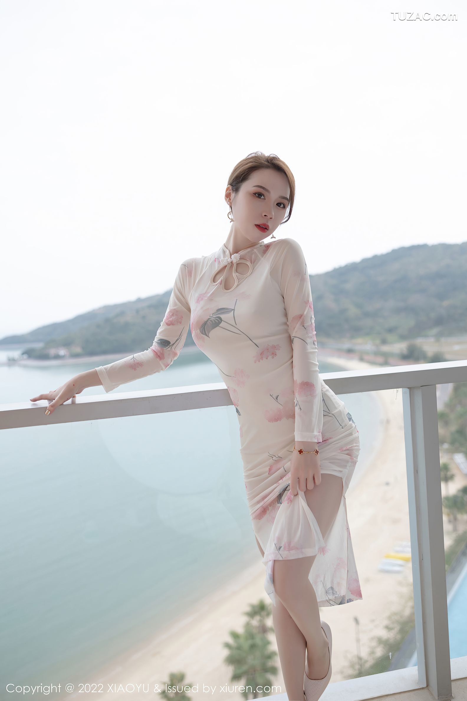 XiaoYu语画界-717-梦心玥-惠州旅拍粉色花纹旗袍原色丝袜-2022.02.16