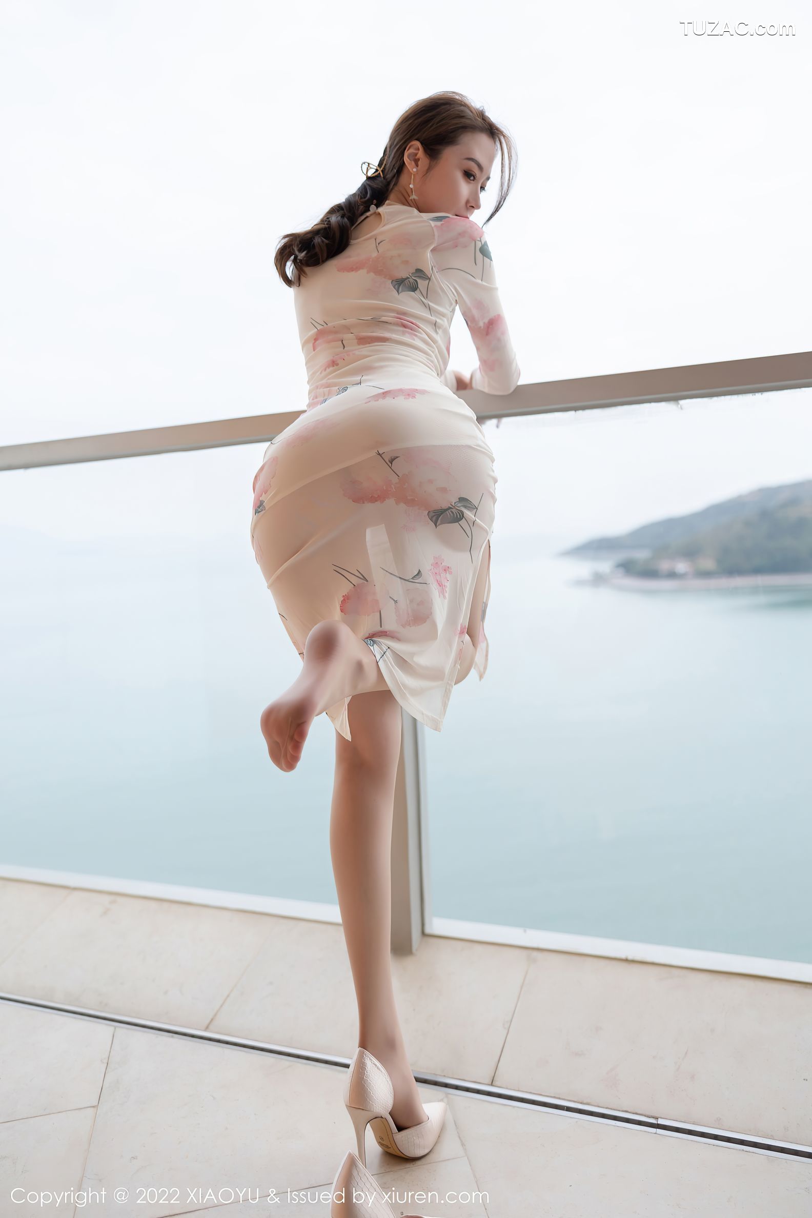 XiaoYu语画界-717-梦心玥-惠州旅拍粉色花纹旗袍原色丝袜-2022.02.16