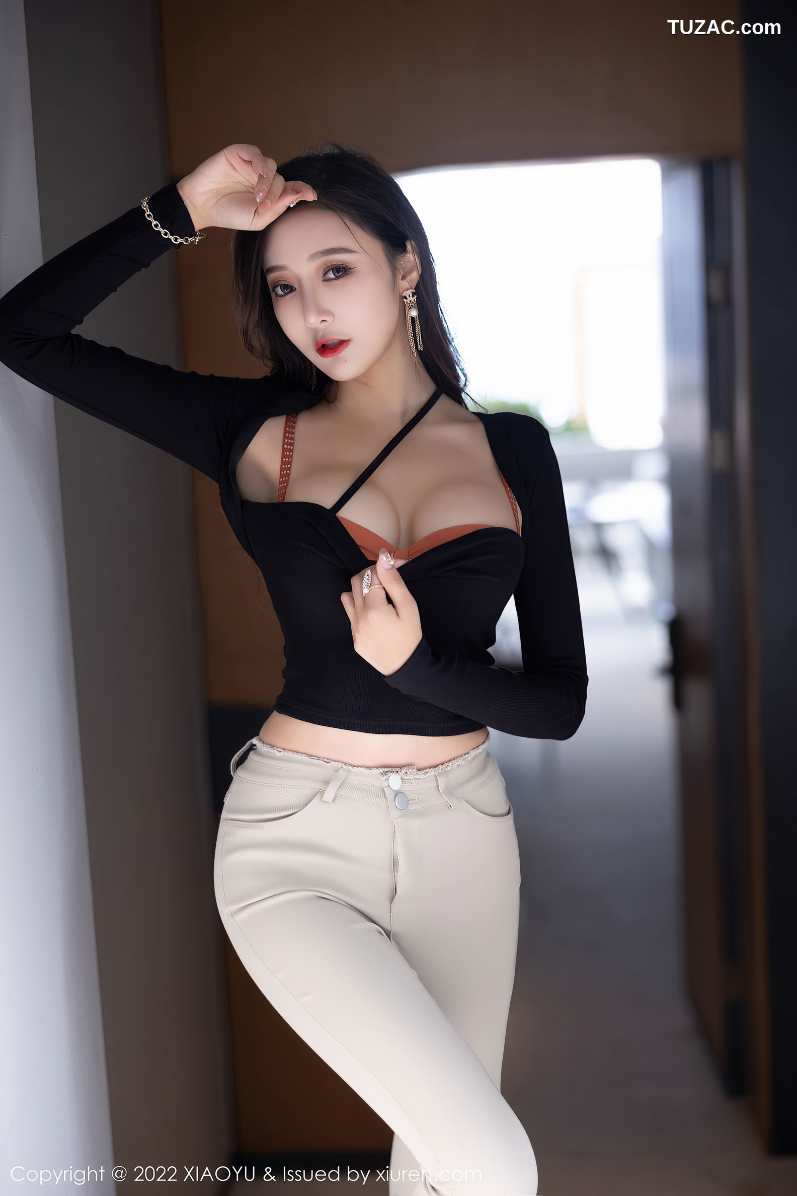 XiaoYu语画界-762-王馨瑶Yanni-惠州旅拍户外橙色内衣原色丝袜-2022.04.21