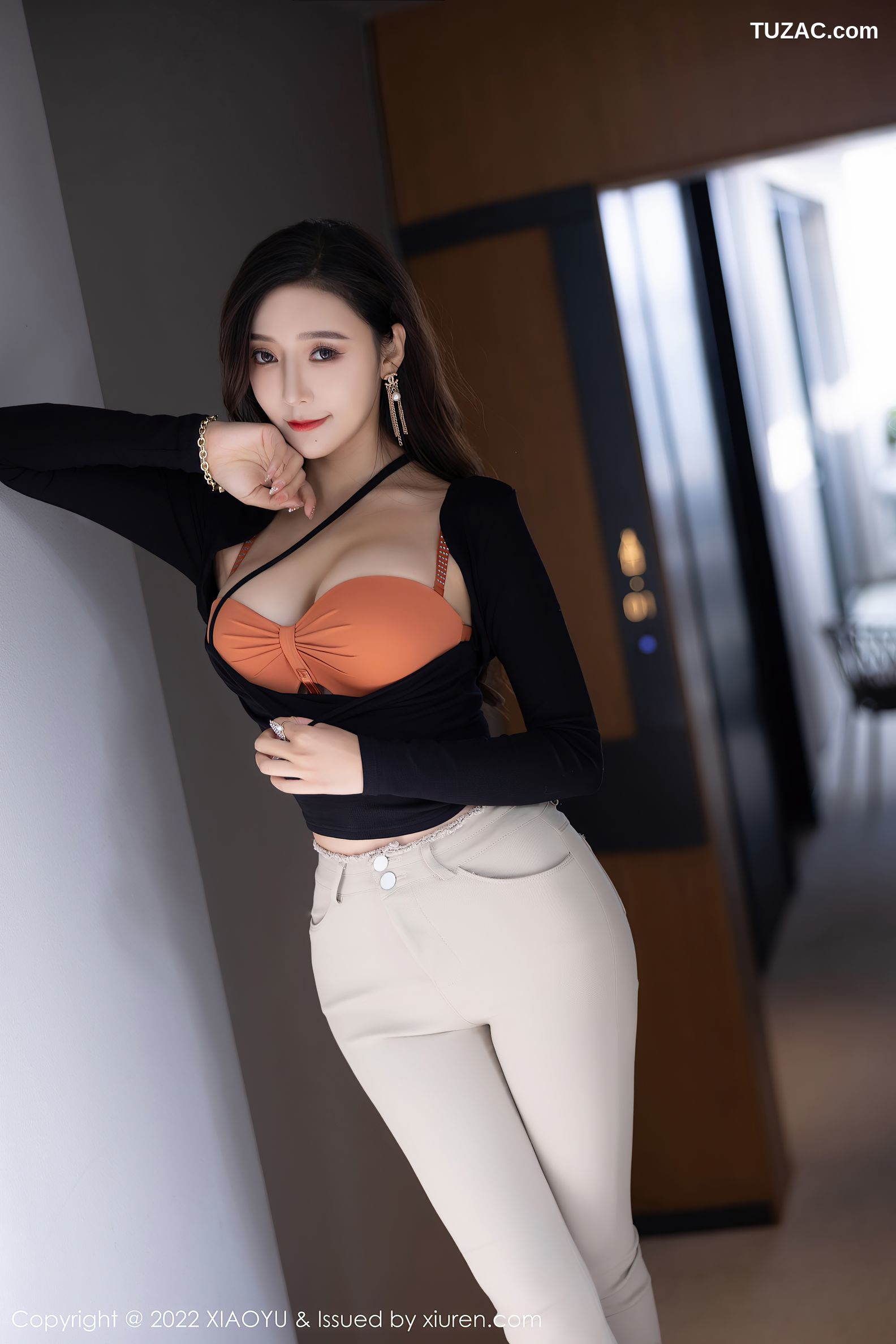 XiaoYu语画界-762-王馨瑶Yanni-惠州旅拍户外橙色内衣原色丝袜-2022.04.21