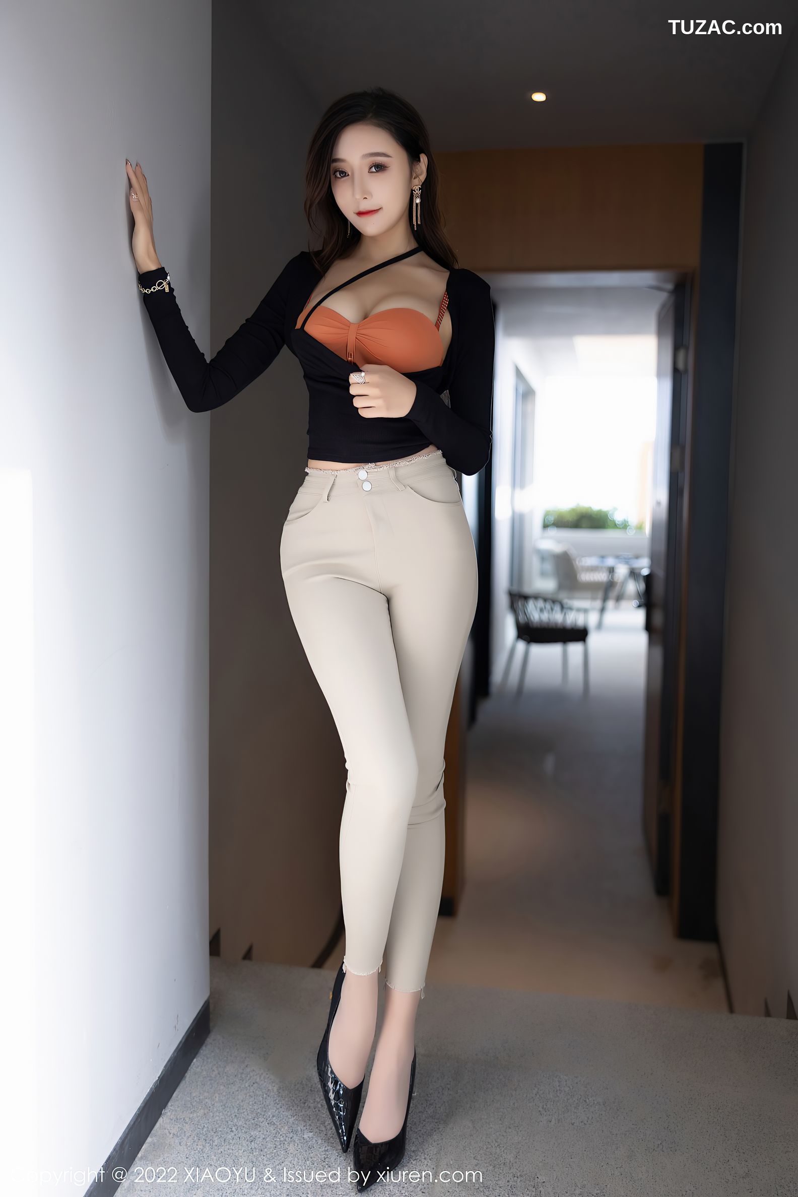 XiaoYu语画界-762-王馨瑶Yanni-惠州旅拍户外橙色内衣原色丝袜-2022.04.21