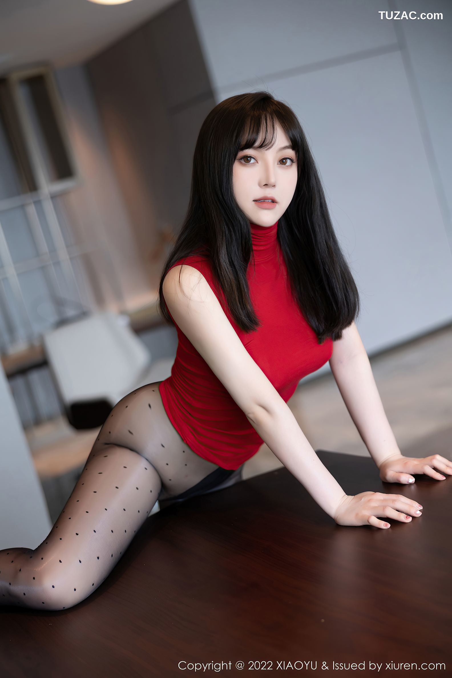 XiaoYu语画界-771-豆瓣酱-红色收身衣黑短裙黑丝-2022.05.06